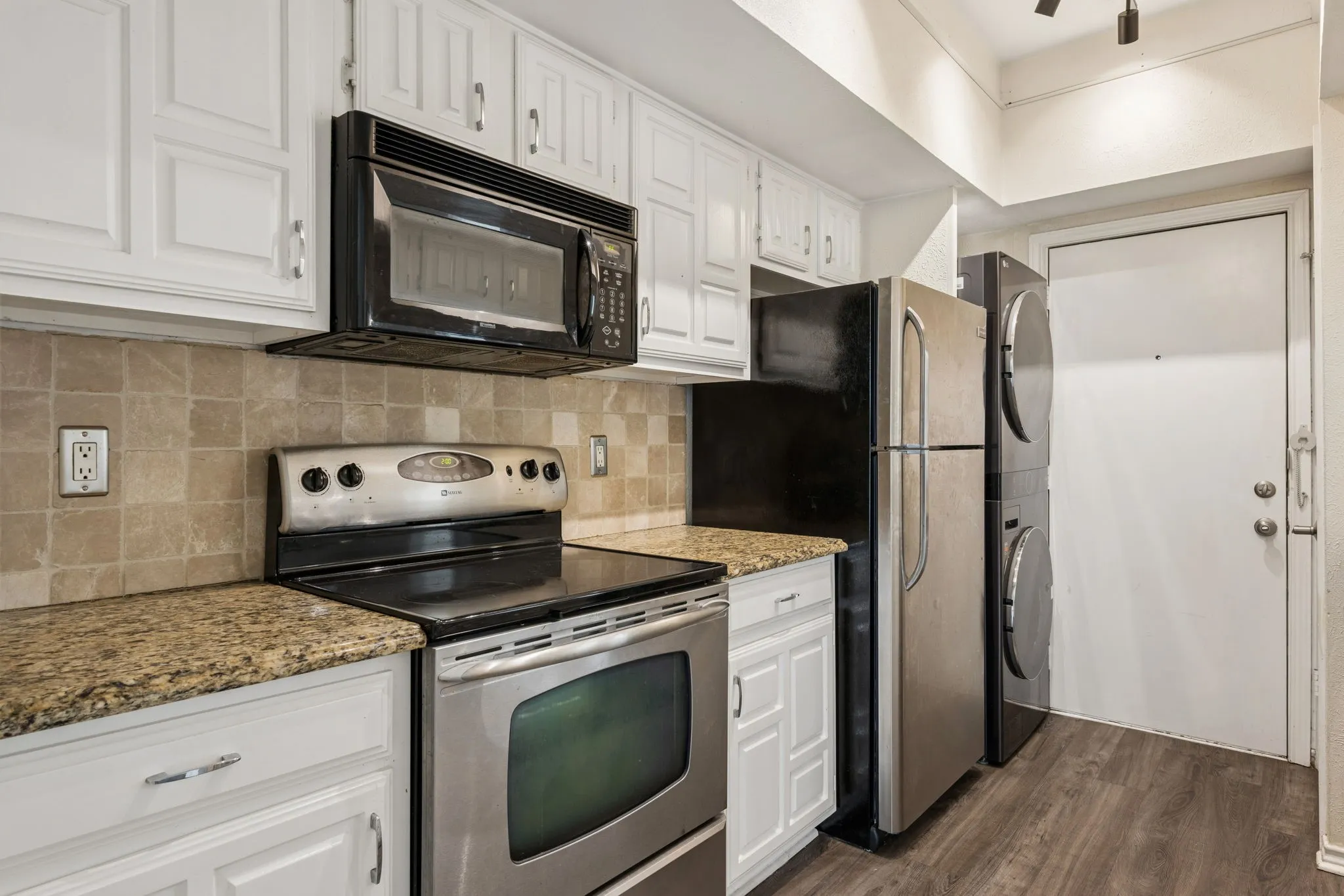 Condominium For Rent in Dallas County , 3105 San Jacinto Street 220, Dallas, Texas 75204, 2 Bedroom, 2 Bathroom, Garage spaces, 926 Sqft, built in 1981, mls#21306944, Real Estate Agent in Dallas, Homes For Rent in Dallas county, Homes For Rent in Dallas, Realtor in Dallas Texas, Real Estate Brokerage Independent Realty Texas, Luminita Cordes Realtor