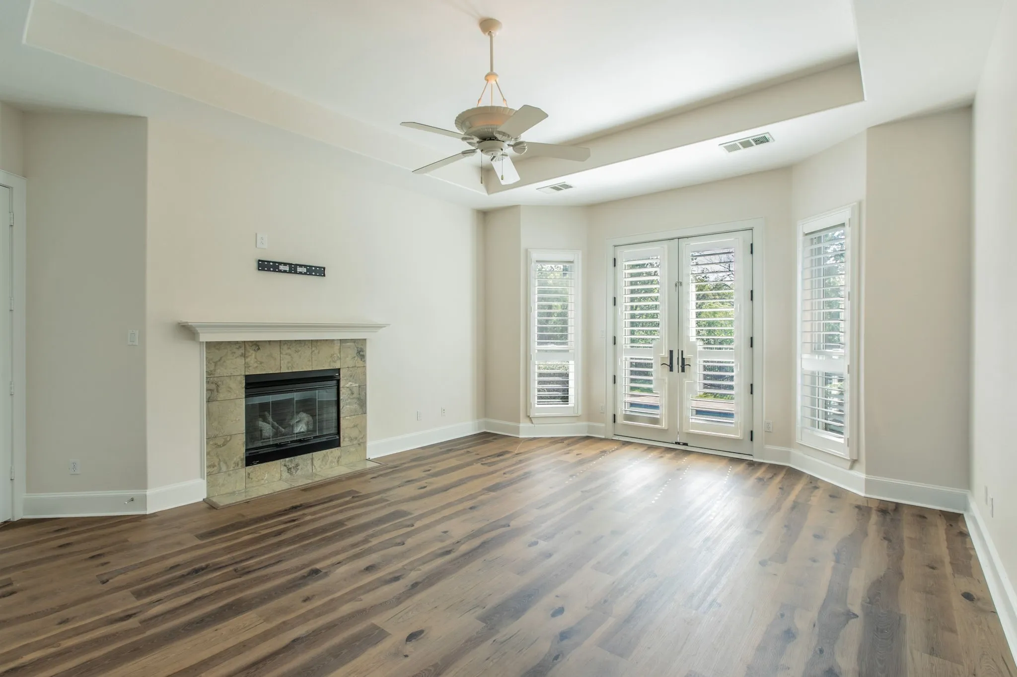 Single Family Residence For Sale in Dallas County , 309 La Reata Court, Cedar Hill, Texas 75104, 5 Bedroom, 4 Bathroom, 3 Garage spaces, 3,772 Sqft, built in 2004, mls#21307685, Real Estate Agent in Cedar Hill, Homes For Sale in Dallas county, Homes For Sale in Cedar Hill, Realtor in Cedar Hill Texas, Real Estate Brokerage Independent Realty Texas, Luminita Cordes Realtor