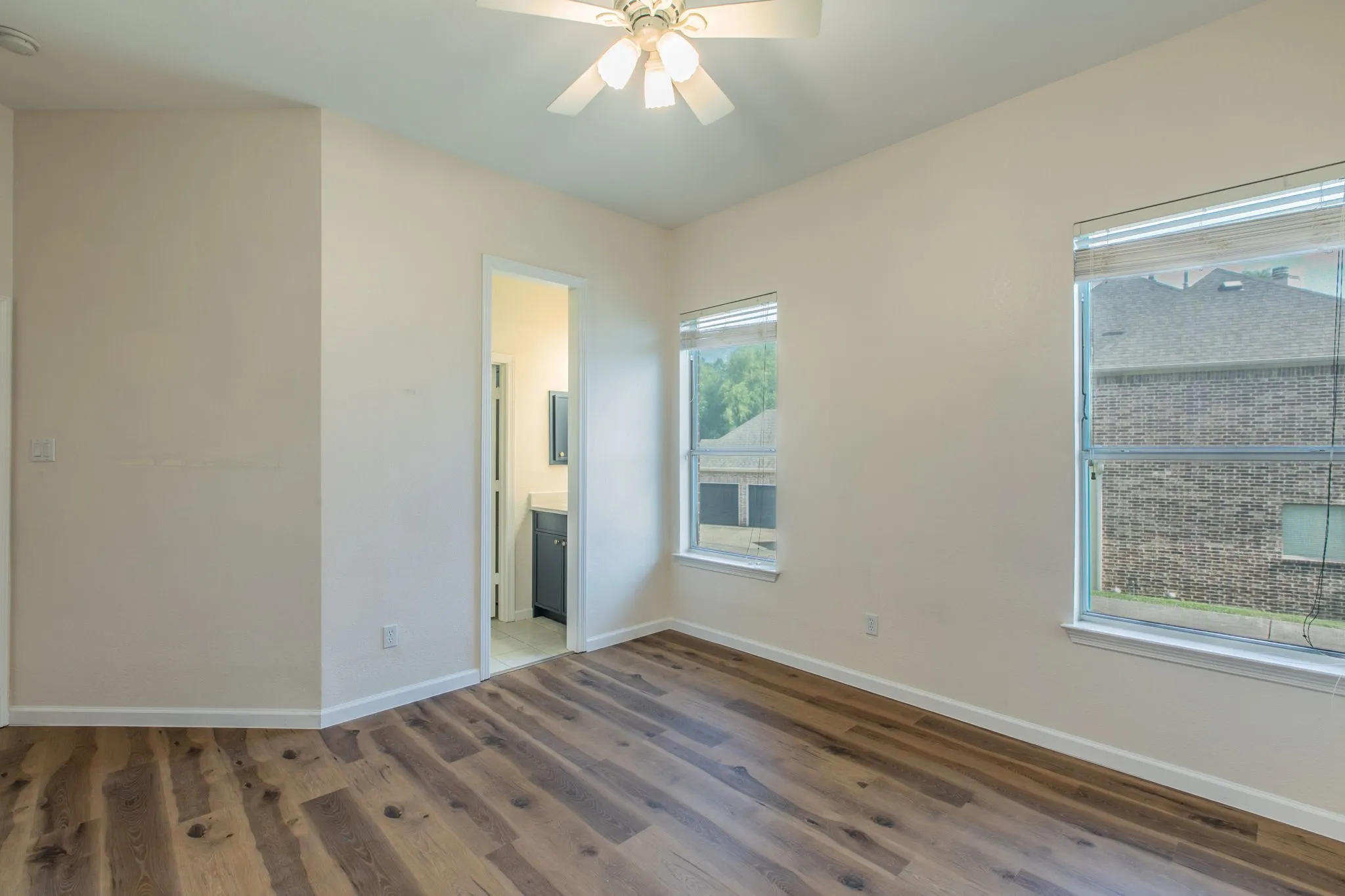 Single Family Residence For Sale in Dallas County , 309 La Reata Court, Cedar Hill, Texas 75104, 5 Bedroom, 4 Bathroom, 3 Garage spaces, 3,772 Sqft, built in 2004, mls#21307685, Real Estate Agent in Cedar Hill, Homes For Sale in Dallas county, Homes For Sale in Cedar Hill, Realtor in Cedar Hill Texas, Real Estate Brokerage Independent Realty Texas, Luminita Cordes Realtor