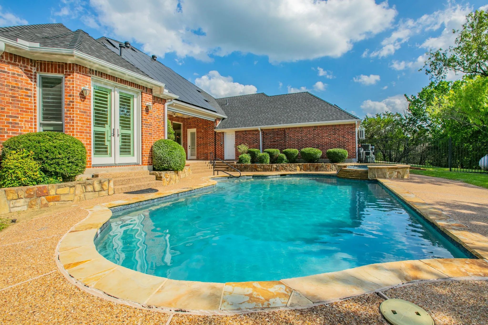Single Family Residence For Sale in Dallas County , 309 La Reata Court, Cedar Hill, Texas 75104, 5 Bedroom, 4 Bathroom, 3 Garage spaces, 3,772 Sqft, built in 2004, mls#21307685, Real Estate Agent in Cedar Hill, Homes For Sale in Dallas county, Homes For Sale in Cedar Hill, Realtor in Cedar Hill Texas, Real Estate Brokerage Independent Realty Texas, Luminita Cordes Realtor