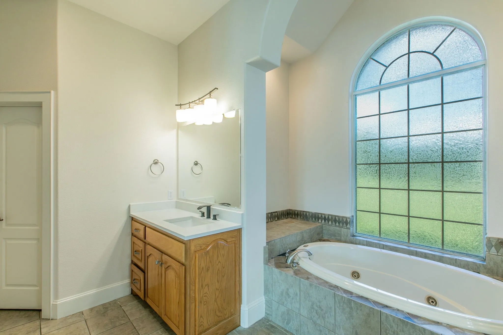 Single Family Residence For Sale in Dallas County , 309 La Reata Court, Cedar Hill, Texas 75104, 5 Bedroom, 4 Bathroom, 3 Garage spaces, 3,772 Sqft, built in 2004, mls#21307685, Real Estate Agent in Cedar Hill, Homes For Sale in Dallas county, Homes For Sale in Cedar Hill, Realtor in Cedar Hill Texas, Real Estate Brokerage Independent Realty Texas, Luminita Cordes Realtor