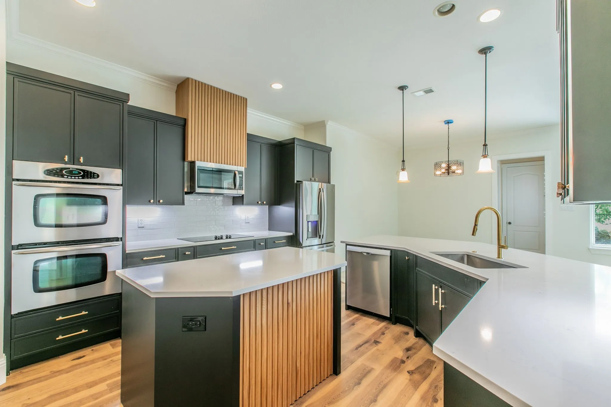 Single Family Residence For Sale in Dallas County , 309 La Reata Court, Cedar Hill, Texas 75104, 5 Bedroom, 4 Bathroom, 3 Garage spaces, 3,772 Sqft, built in 2004, mls#21307685, Real Estate Agent in Cedar Hill, Homes For Sale in Dallas county, Homes For Sale in Cedar Hill, Realtor in Cedar Hill Texas, Real Estate Brokerage Independent Realty Texas, Luminita Cordes Realtor