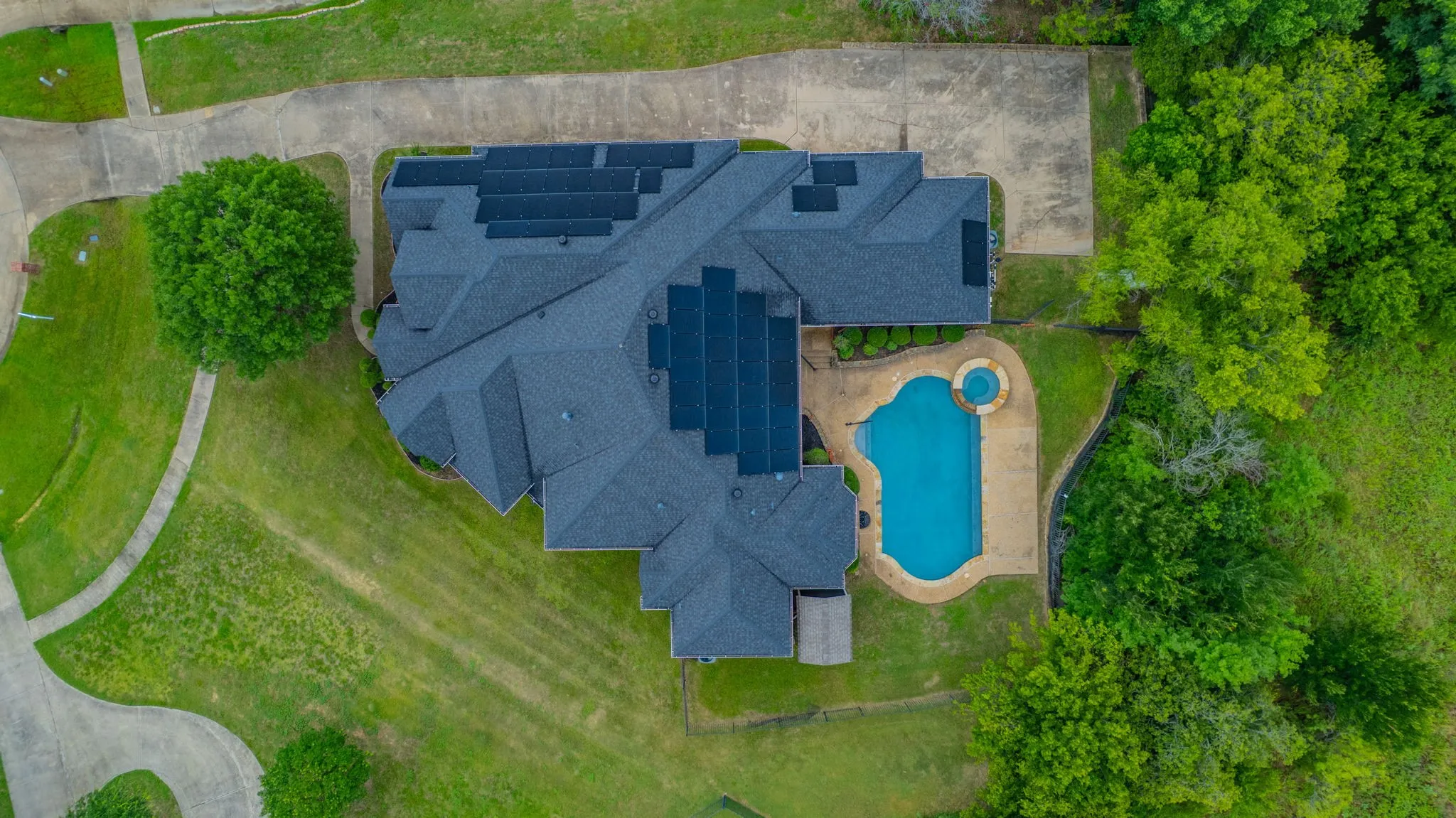 Single Family Residence For Sale in Dallas County , 309 La Reata Court, Cedar Hill, Texas 75104, 5 Bedroom, 4 Bathroom, 3 Garage spaces, 3,772 Sqft, built in 2004, mls#21307685, Real Estate Agent in Cedar Hill, Homes For Sale in Dallas county, Homes For Sale in Cedar Hill, Realtor in Cedar Hill Texas, Real Estate Brokerage Independent Realty Texas, Luminita Cordes Realtor