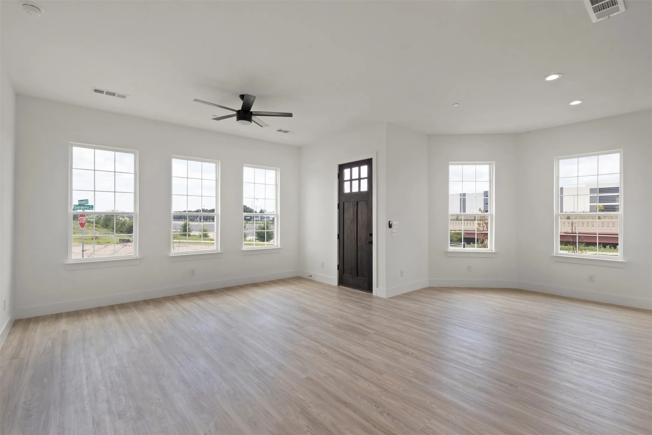 Single Family Residence For Sale in Dallas County , 3457 Sanjeev Drive, Irving, Texas 75060, 4 Bedroom, 4 Bathroom, 2 Garage spaces, 2,640 Sqft, built in 2024, mls#21305819, Real Estate Agent in Irving, Homes For Sale in Dallas county, Homes For Sale in Irving, Realtor in Irving Texas, Real Estate Brokerage Independent Realty Texas, Luminita Cordes Realtor
