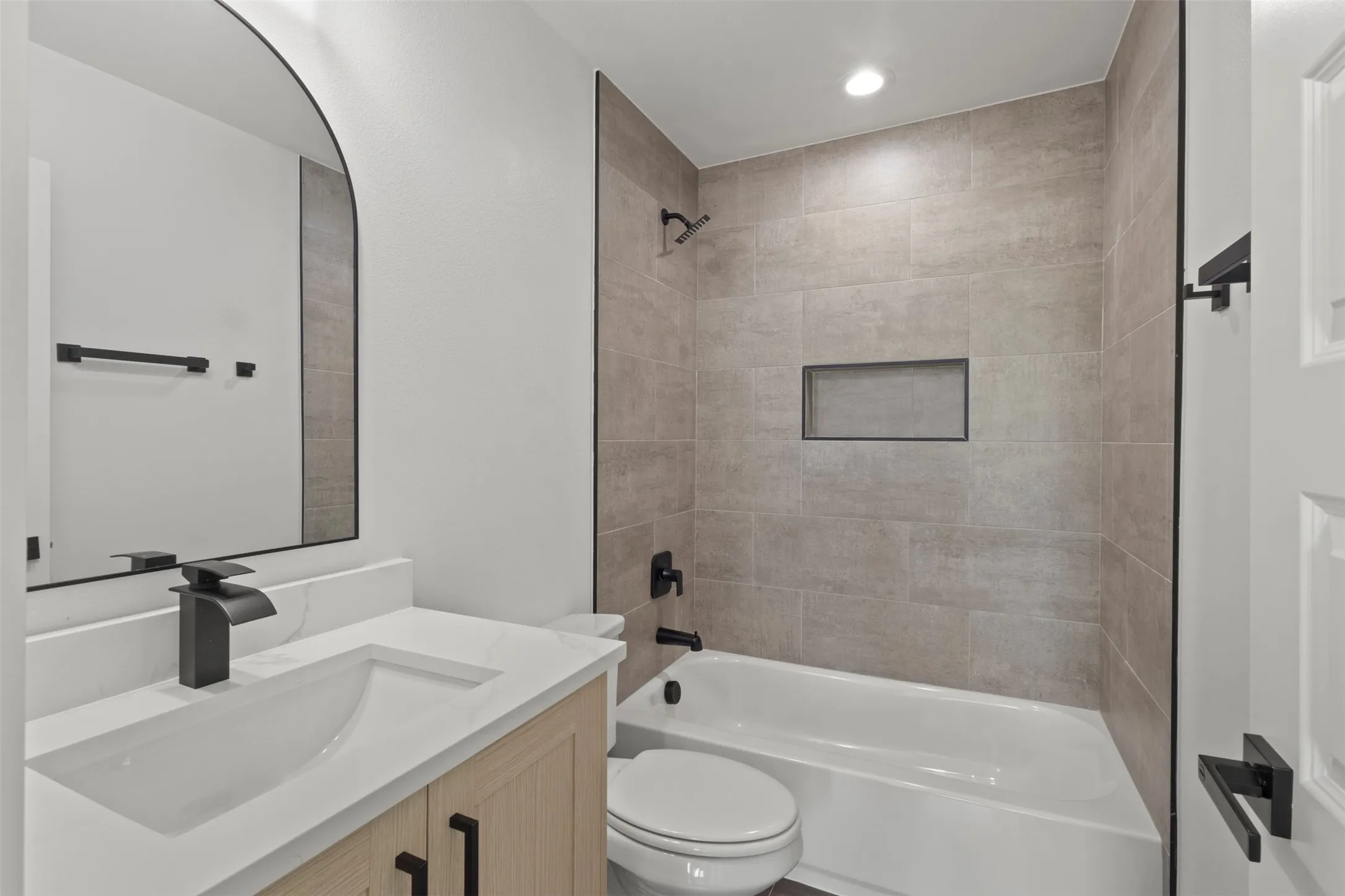 Single Family Residence For Sale in Dallas County , 3457 Sanjeev Drive, Irving, Texas 75060, 4 Bedroom, 4 Bathroom, 2 Garage spaces, 2,640 Sqft, built in 2024, mls#21305819, Real Estate Agent in Irving, Homes For Sale in Dallas county, Homes For Sale in Irving, Realtor in Irving Texas, Real Estate Brokerage Independent Realty Texas, Luminita Cordes Realtor