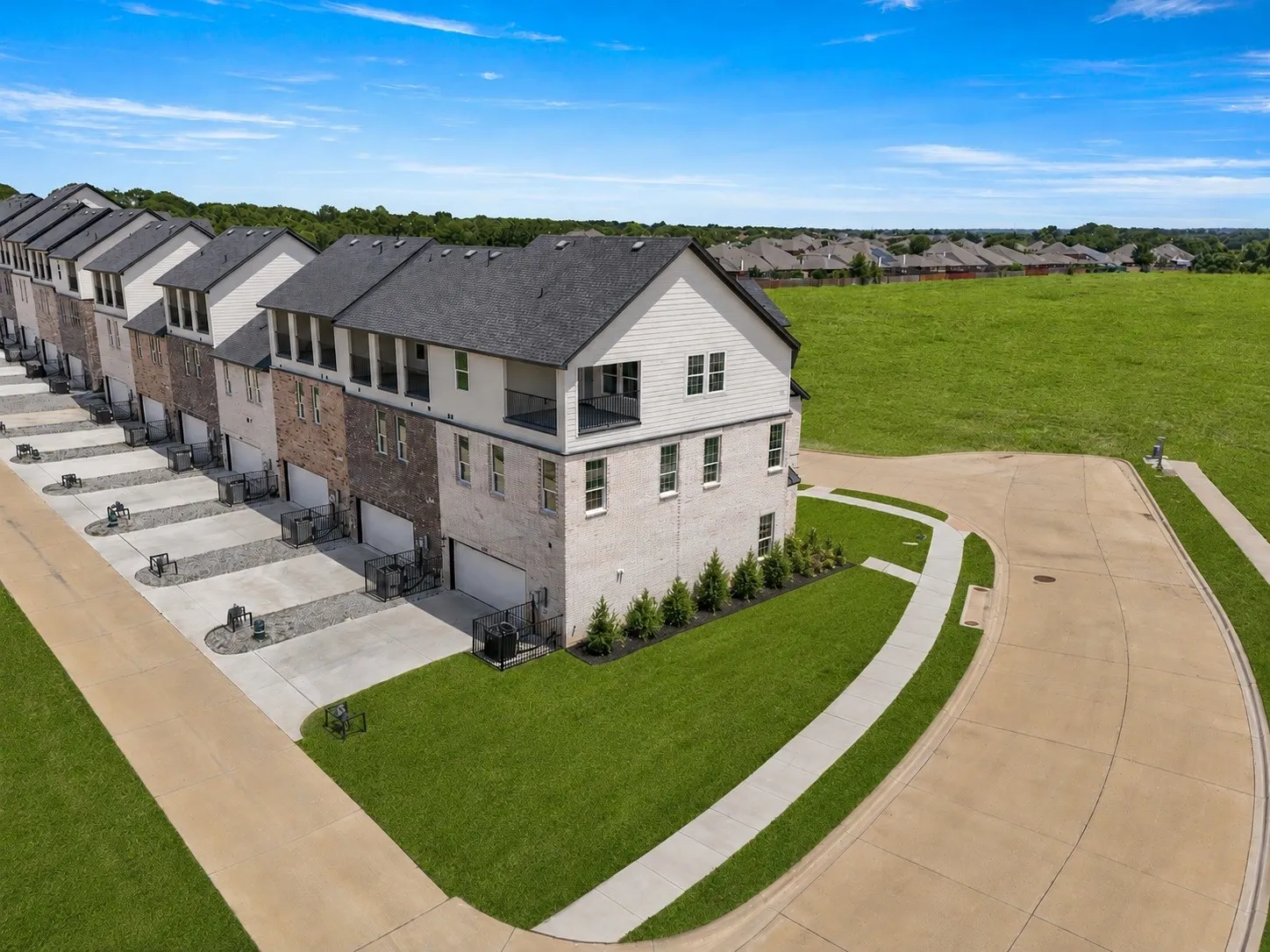Single Family Residence For Sale in Dallas County , 3457 Sanjeev Drive, Irving, Texas 75060, 4 Bedroom, 4 Bathroom, 2 Garage spaces, 2,640 Sqft, built in 2024, mls#21305819, Real Estate Agent in Irving, Homes For Sale in Dallas county, Homes For Sale in Irving, Realtor in Irving Texas, Real Estate Brokerage Independent Realty Texas, Luminita Cordes Realtor