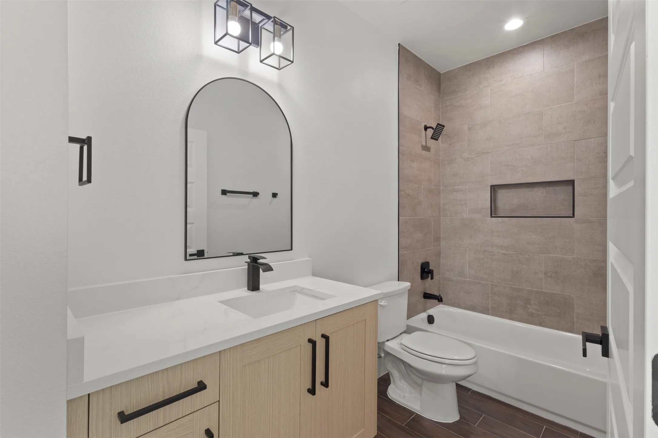 Single Family Residence For Sale in Dallas County , 3457 Sanjeev Drive, Irving, Texas 75060, 4 Bedroom, 4 Bathroom, 2 Garage spaces, 2,640 Sqft, built in 2024, mls#21305819, Real Estate Agent in Irving, Homes For Sale in Dallas county, Homes For Sale in Irving, Realtor in Irving Texas, Real Estate Brokerage Independent Realty Texas, Luminita Cordes Realtor