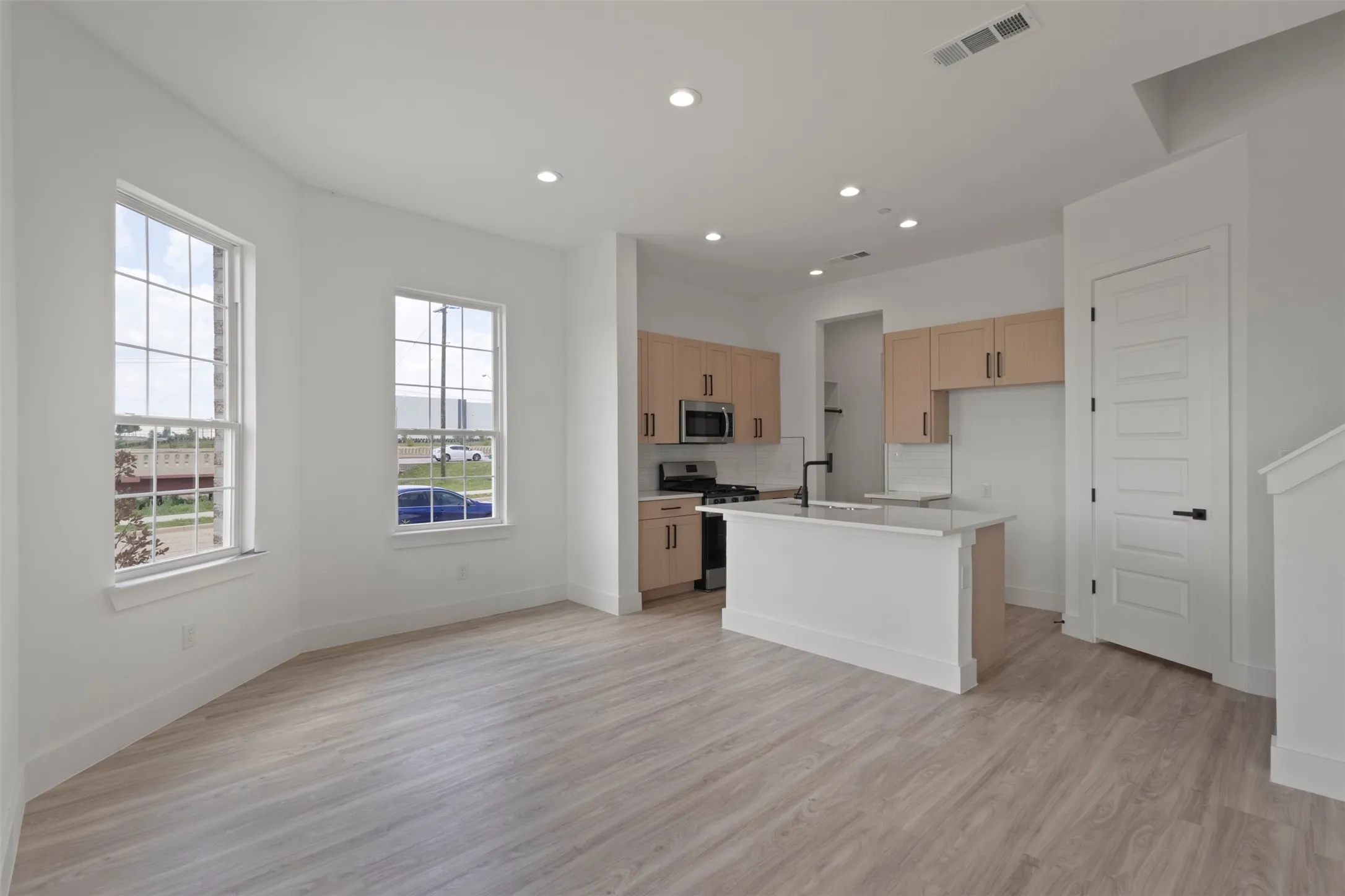 Single Family Residence For Sale in Dallas County , 3457 Sanjeev Drive, Irving, Texas 75060, 4 Bedroom, 4 Bathroom, 2 Garage spaces, 2,640 Sqft, built in 2024, mls#21305819, Real Estate Agent in Irving, Homes For Sale in Dallas county, Homes For Sale in Irving, Realtor in Irving Texas, Real Estate Brokerage Independent Realty Texas, Luminita Cordes Realtor