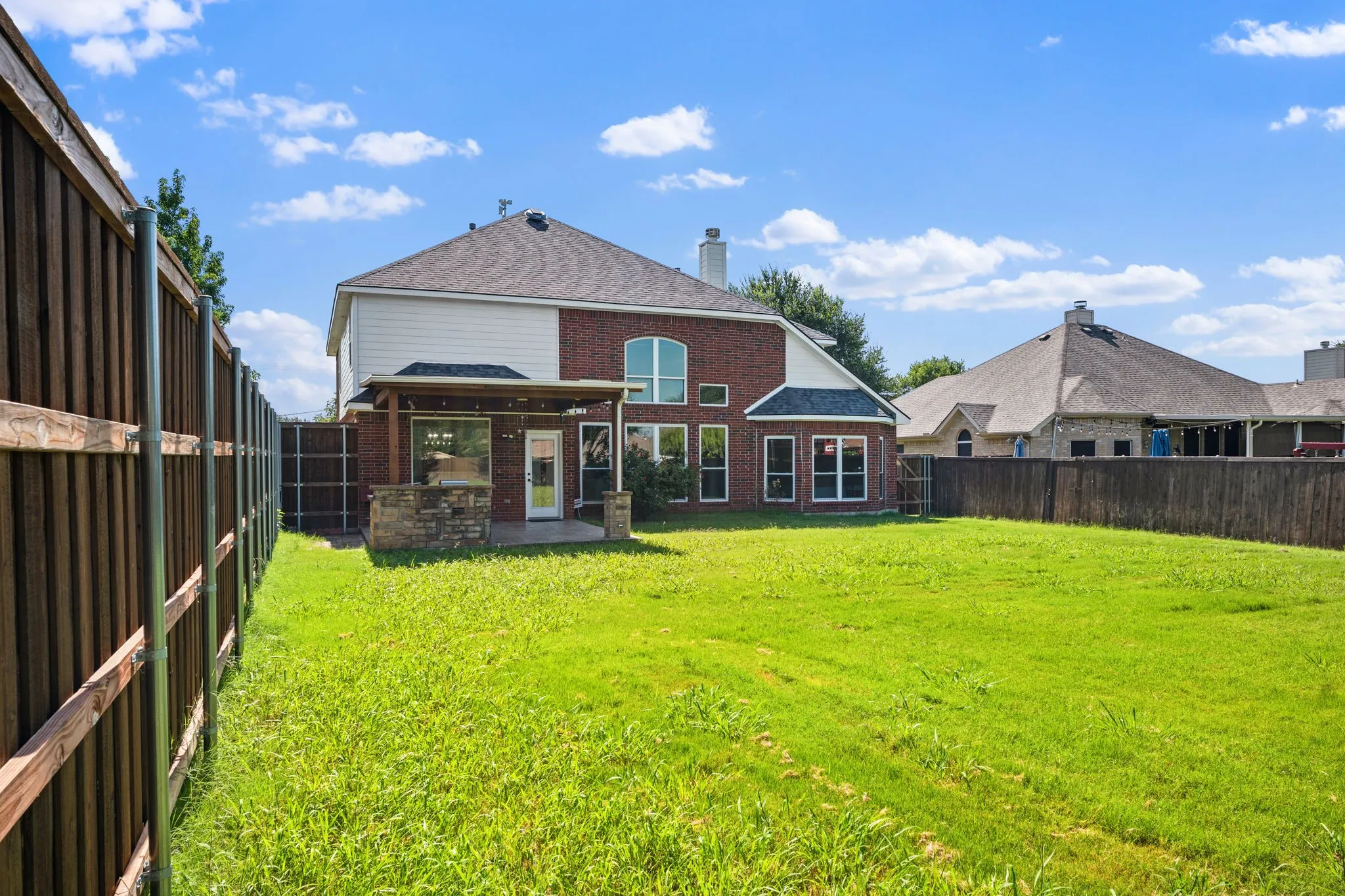 Single Family Residence For Sale in Denton County , 2108 White Rock Lane, Little Elm, Texas 75068, 4 Bedroom, 3 Bathroom, 2 Garage spaces, 3,477 Sqft, built in 2001, mls#21307636, Real Estate Agent in Little Elm, Homes For Sale in Denton county, Homes For Sale in Little Elm, Realtor in Little Elm Texas, Real Estate Brokerage Independent Realty Texas, Luminita Cordes Realtor