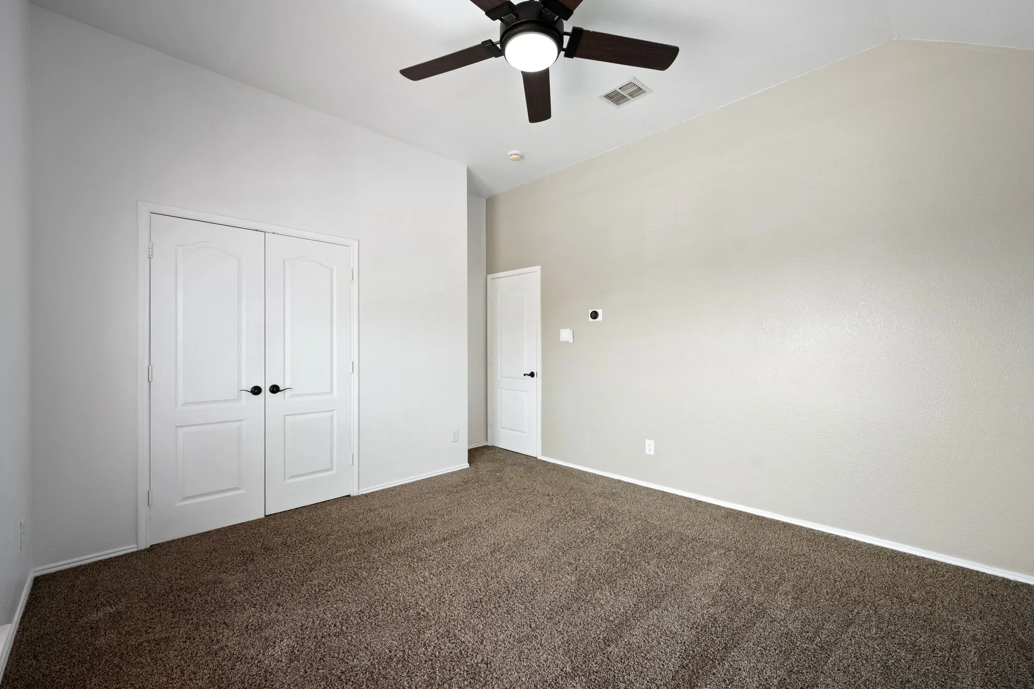 Single Family Residence For Sale in Denton County , 2108 White Rock Lane, Little Elm, Texas 75068, 4 Bedroom, 3 Bathroom, 2 Garage spaces, 3,477 Sqft, built in 2001, mls#21307636, Real Estate Agent in Little Elm, Homes For Sale in Denton county, Homes For Sale in Little Elm, Realtor in Little Elm Texas, Real Estate Brokerage Independent Realty Texas, Luminita Cordes Realtor