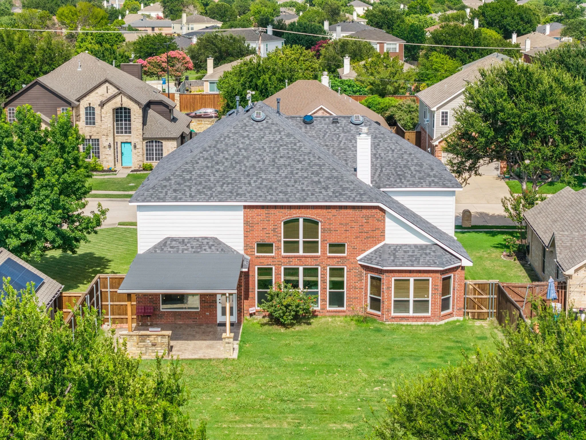 Single Family Residence For Sale in Denton County , 2108 White Rock Lane, Little Elm, Texas 75068, 4 Bedroom, 3 Bathroom, 2 Garage spaces, 3,477 Sqft, built in 2001, mls#21307636, Real Estate Agent in Little Elm, Homes For Sale in Denton county, Homes For Sale in Little Elm, Realtor in Little Elm Texas, Real Estate Brokerage Independent Realty Texas, Luminita Cordes Realtor