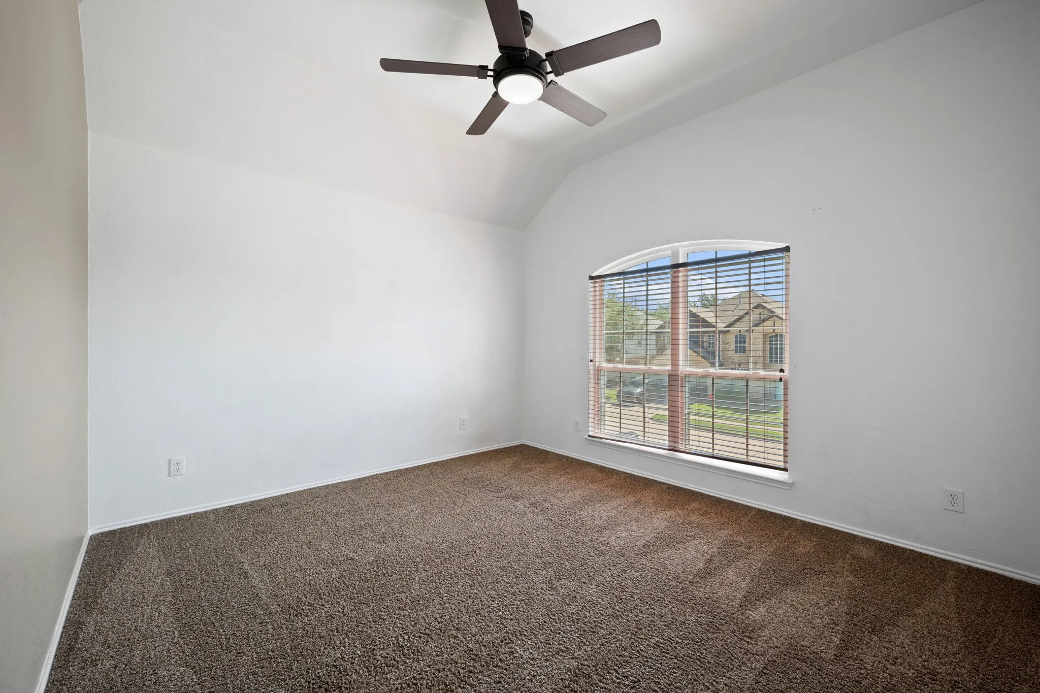 Single Family Residence For Sale in Denton County , 2108 White Rock Lane, Little Elm, Texas 75068, 4 Bedroom, 3 Bathroom, 2 Garage spaces, 3,477 Sqft, built in 2001, mls#21307636, Real Estate Agent in Little Elm, Homes For Sale in Denton county, Homes For Sale in Little Elm, Realtor in Little Elm Texas, Real Estate Brokerage Independent Realty Texas, Luminita Cordes Realtor