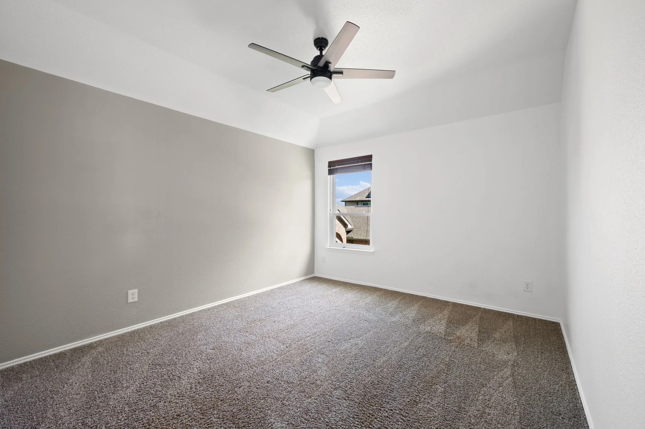 Single Family Residence For Sale in Denton County , 2108 White Rock Lane, Little Elm, Texas 75068, 4 Bedroom, 3 Bathroom, 2 Garage spaces, 3,477 Sqft, built in 2001, mls#21307636, Real Estate Agent in Little Elm, Homes For Sale in Denton county, Homes For Sale in Little Elm, Realtor in Little Elm Texas, Real Estate Brokerage Independent Realty Texas, Luminita Cordes Realtor