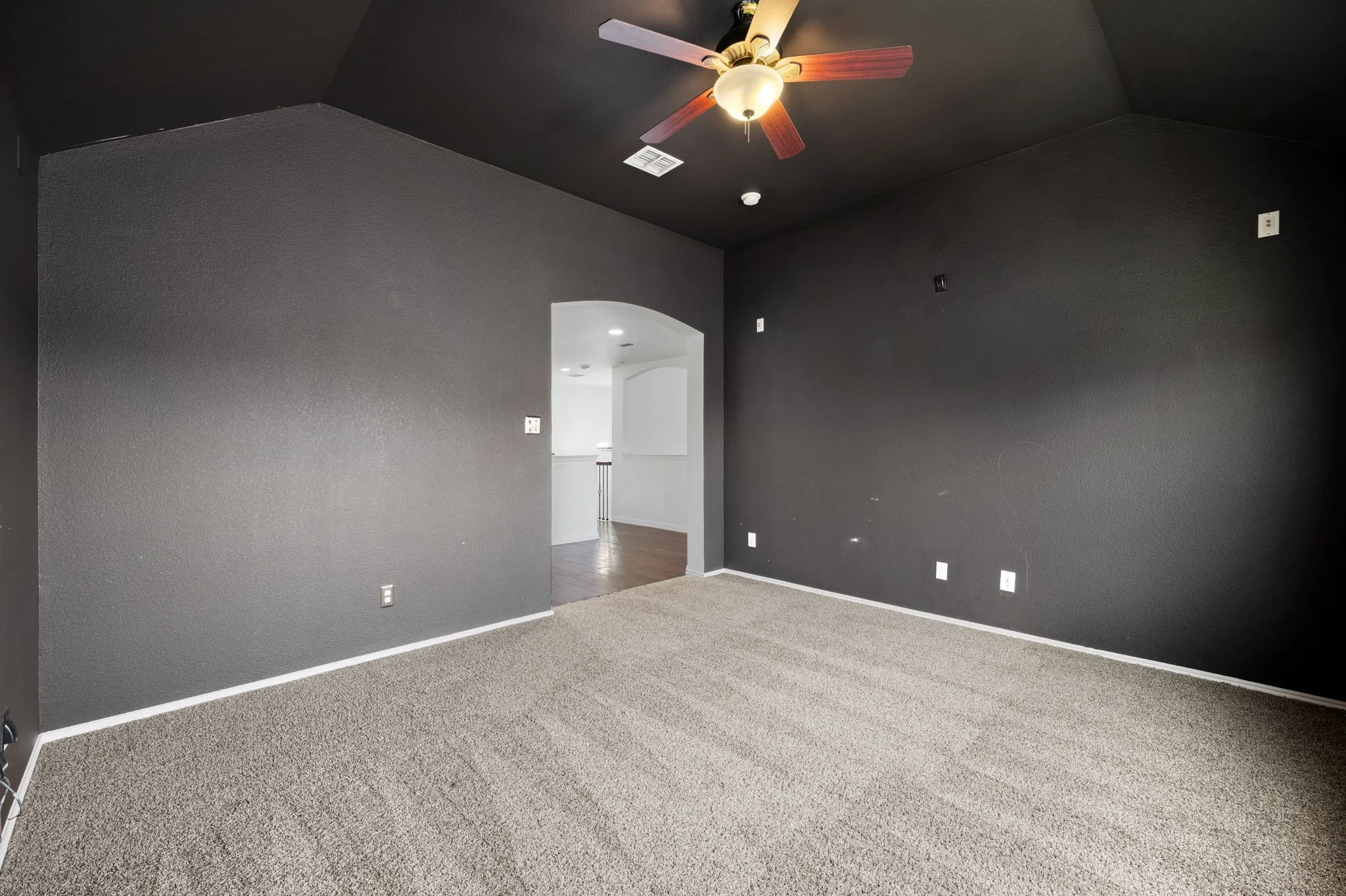 Single Family Residence For Sale in Denton County , 2108 White Rock Lane, Little Elm, Texas 75068, 4 Bedroom, 3 Bathroom, 2 Garage spaces, 3,477 Sqft, built in 2001, mls#21307636, Real Estate Agent in Little Elm, Homes For Sale in Denton county, Homes For Sale in Little Elm, Realtor in Little Elm Texas, Real Estate Brokerage Independent Realty Texas, Luminita Cordes Realtor