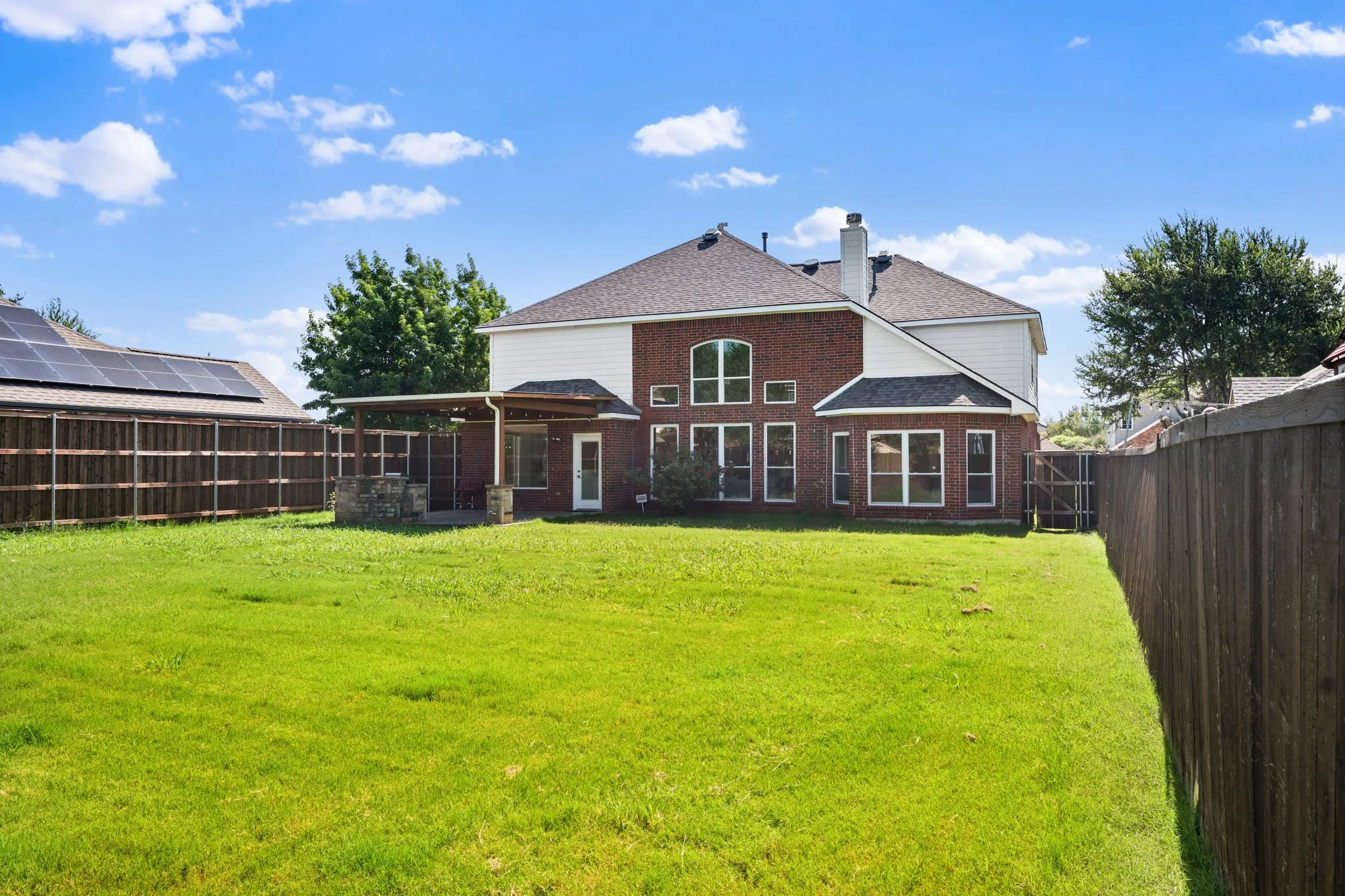 Single Family Residence For Sale in Denton County , 2108 White Rock Lane, Little Elm, Texas 75068, 4 Bedroom, 3 Bathroom, 2 Garage spaces, 3,477 Sqft, built in 2001, mls#21307636, Real Estate Agent in Little Elm, Homes For Sale in Denton county, Homes For Sale in Little Elm, Realtor in Little Elm Texas, Real Estate Brokerage Independent Realty Texas, Luminita Cordes Realtor
