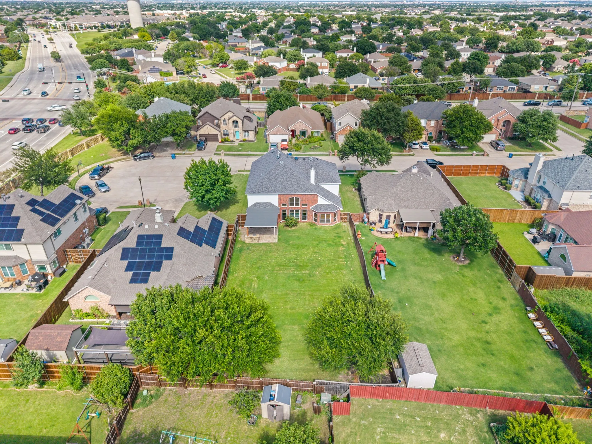Single Family Residence For Sale in Denton County , 2108 White Rock Lane, Little Elm, Texas 75068, 4 Bedroom, 3 Bathroom, 2 Garage spaces, 3,477 Sqft, built in 2001, mls#21307636, Real Estate Agent in Little Elm, Homes For Sale in Denton county, Homes For Sale in Little Elm, Realtor in Little Elm Texas, Real Estate Brokerage Independent Realty Texas, Luminita Cordes Realtor