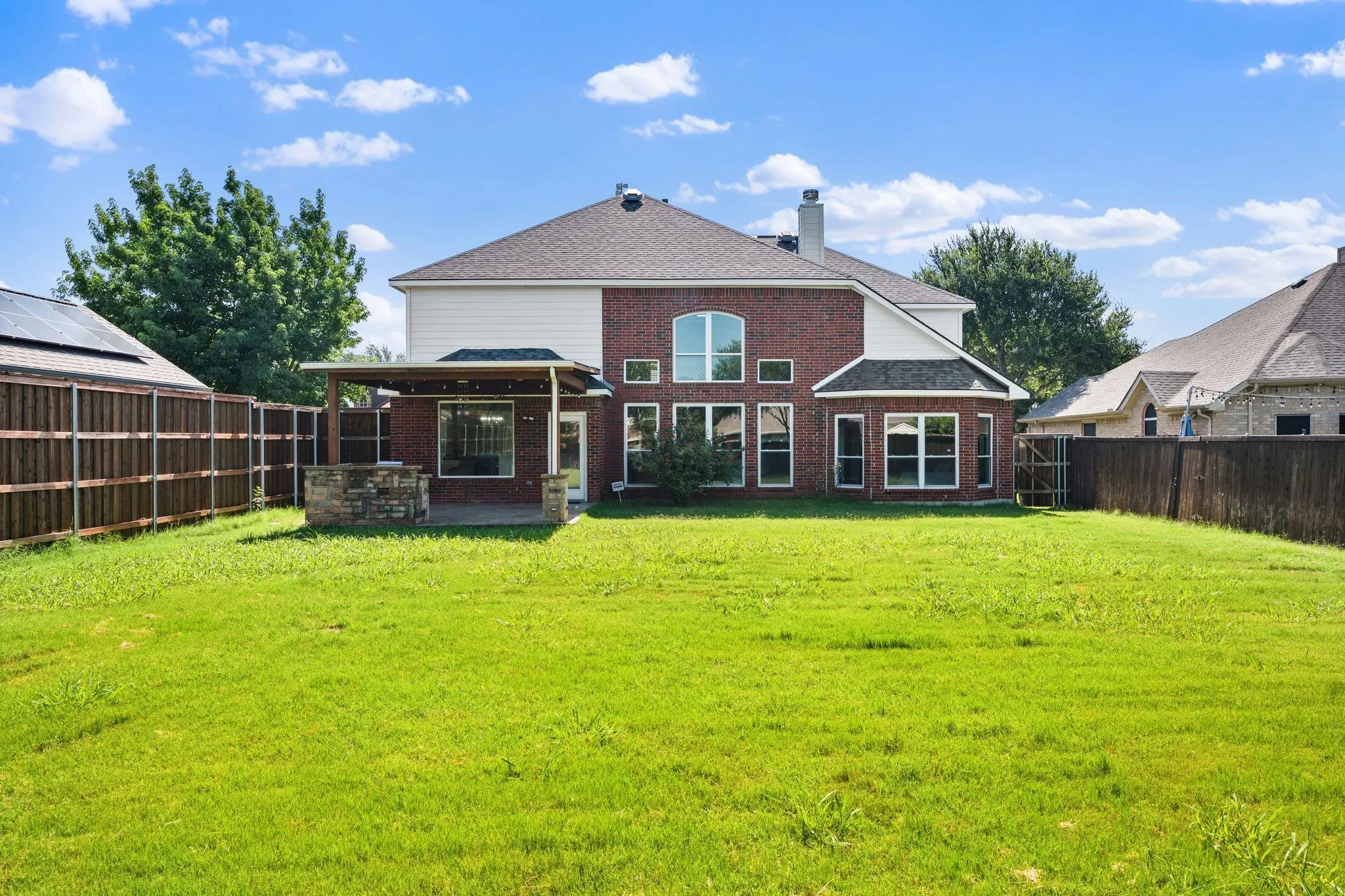 Single Family Residence For Sale in Denton County , 2108 White Rock Lane, Little Elm, Texas 75068, 4 Bedroom, 3 Bathroom, 2 Garage spaces, 3,477 Sqft, built in 2001, mls#21307636, Real Estate Agent in Little Elm, Homes For Sale in Denton county, Homes For Sale in Little Elm, Realtor in Little Elm Texas, Real Estate Brokerage Independent Realty Texas, Luminita Cordes Realtor