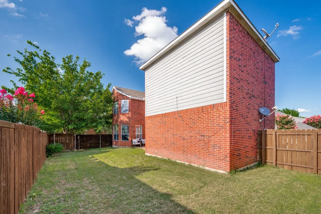 Single Family Residence For Sale in Collin County , 2600 Dunbar Drive, Mc Kinney, Texas 75072, 4 Bedroom, 3 Bathroom, 2 Garage spaces, 2,967 Sqft, built in 2003, mls#21308003, Real Estate Agent in Mc Kinney, Homes For Sale in Collin county, Homes For Sale in Mc Kinney, Realtor in Mc Kinney Texas, Real Estate Brokerage Independent Realty Texas, Luminita Cordes Realtor
