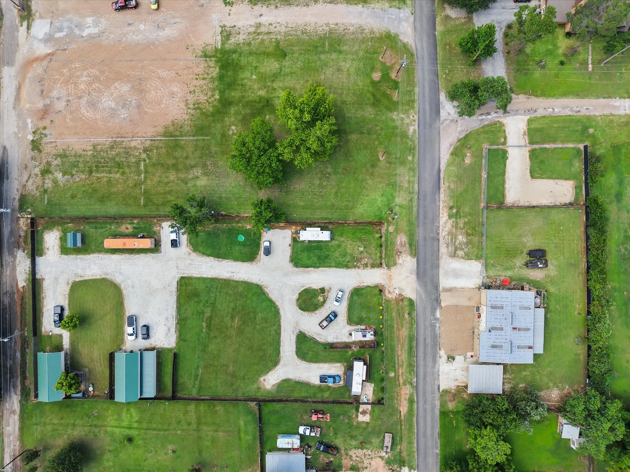 Single Family Residence For Sale in Freestone County , 112 LOVE Street, Fairfield, Texas 75840, 2 Bedroom, 1 Bathroom, 2 Garage spaces, 2,400 Sqft, built in 1981, mls#21307919, Real Estate Agent in Fairfield, Homes For Sale in Freestone county, Homes For Sale in Fairfield, Realtor in Fairfield Texas, Real Estate Brokerage Independent Realty Texas, Luminita Cordes Realtor