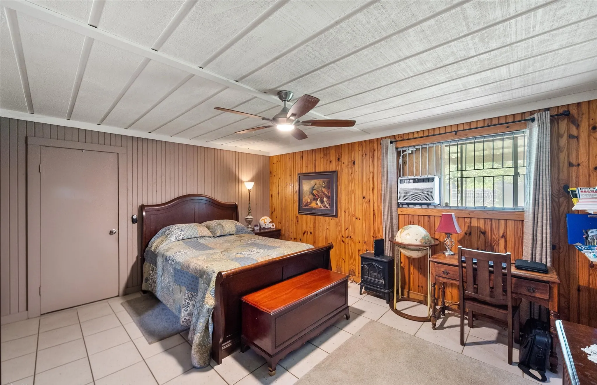 Single Family Residence For Sale in Freestone County , 112 LOVE Street, Fairfield, Texas 75840, 2 Bedroom, 1 Bathroom, 2 Garage spaces, 2,400 Sqft, built in 1981, mls#21307919, Real Estate Agent in Fairfield, Homes For Sale in Freestone county, Homes For Sale in Fairfield, Realtor in Fairfield Texas, Real Estate Brokerage Independent Realty Texas, Luminita Cordes Realtor