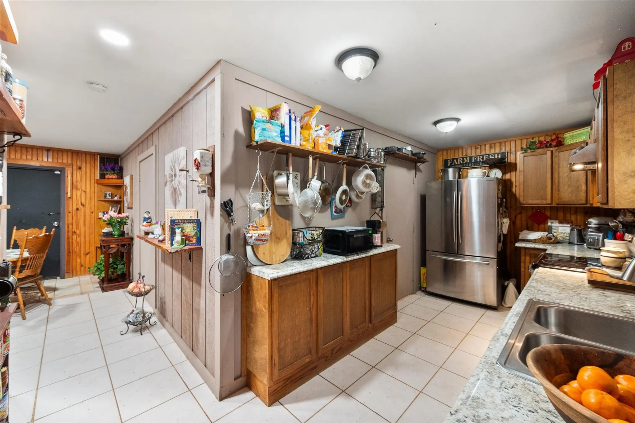 Single Family Residence For Sale in Freestone County , 112 LOVE Street, Fairfield, Texas 75840, 2 Bedroom, 1 Bathroom, 2 Garage spaces, 2,400 Sqft, built in 1981, mls#21307919, Real Estate Agent in Fairfield, Homes For Sale in Freestone county, Homes For Sale in Fairfield, Realtor in Fairfield Texas, Real Estate Brokerage Independent Realty Texas, Luminita Cordes Realtor