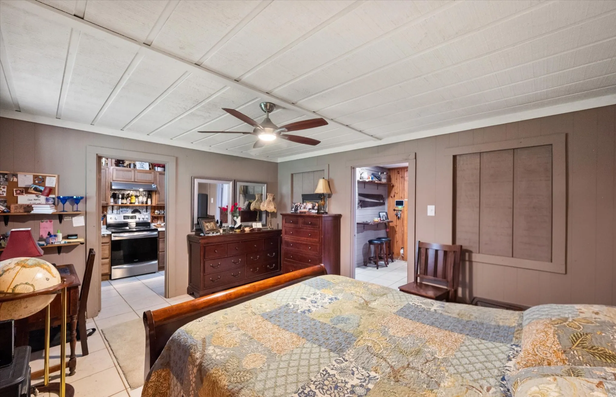 Single Family Residence For Sale in Freestone County , 112 LOVE Street, Fairfield, Texas 75840, 2 Bedroom, 1 Bathroom, 2 Garage spaces, 2,400 Sqft, built in 1981, mls#21307919, Real Estate Agent in Fairfield, Homes For Sale in Freestone county, Homes For Sale in Fairfield, Realtor in Fairfield Texas, Real Estate Brokerage Independent Realty Texas, Luminita Cordes Realtor