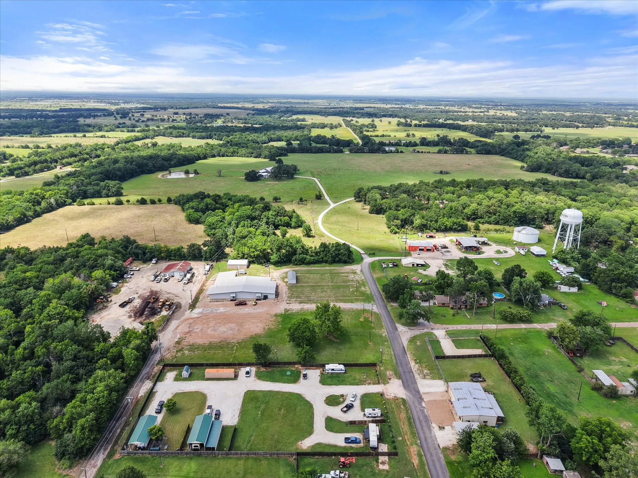 Single Family Residence For Sale in Freestone County , 112 LOVE Street, Fairfield, Texas 75840, 2 Bedroom, 1 Bathroom, 2 Garage spaces, 2,400 Sqft, built in 1981, mls#21307919, Real Estate Agent in Fairfield, Homes For Sale in Freestone county, Homes For Sale in Fairfield, Realtor in Fairfield Texas, Real Estate Brokerage Independent Realty Texas, Luminita Cordes Realtor