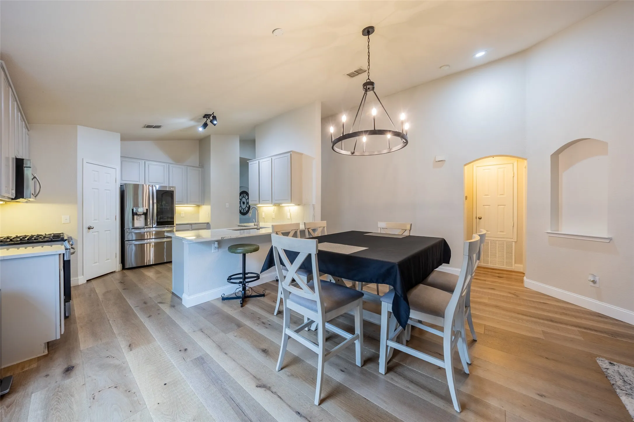 Single Family Residence For Sale in Collin County , 11038 Mansfield Drive, Frisco, Texas 75035, 4 Bedroom, 2 Bathroom, 2 Garage spaces, 2,134 Sqft, built in 2003, mls#21308033, Real Estate Agent in Frisco, Homes For Sale in Collin county, Homes For Sale in Frisco, Realtor in Frisco Texas, Real Estate Brokerage Independent Realty Texas, Luminita Cordes Realtor
