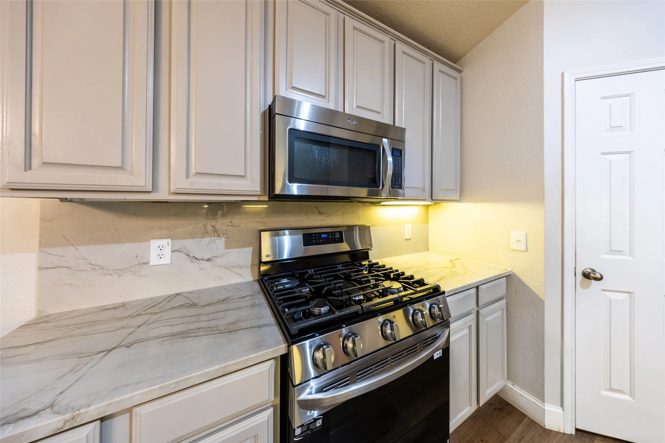 Single Family Residence For Sale in Collin County , 11038 Mansfield Drive, Frisco, Texas 75035, 4 Bedroom, 2 Bathroom, 2 Garage spaces, 2,134 Sqft, built in 2003, mls#21308033, Real Estate Agent in Frisco, Homes For Sale in Collin county, Homes For Sale in Frisco, Realtor in Frisco Texas, Real Estate Brokerage Independent Realty Texas, Luminita Cordes Realtor