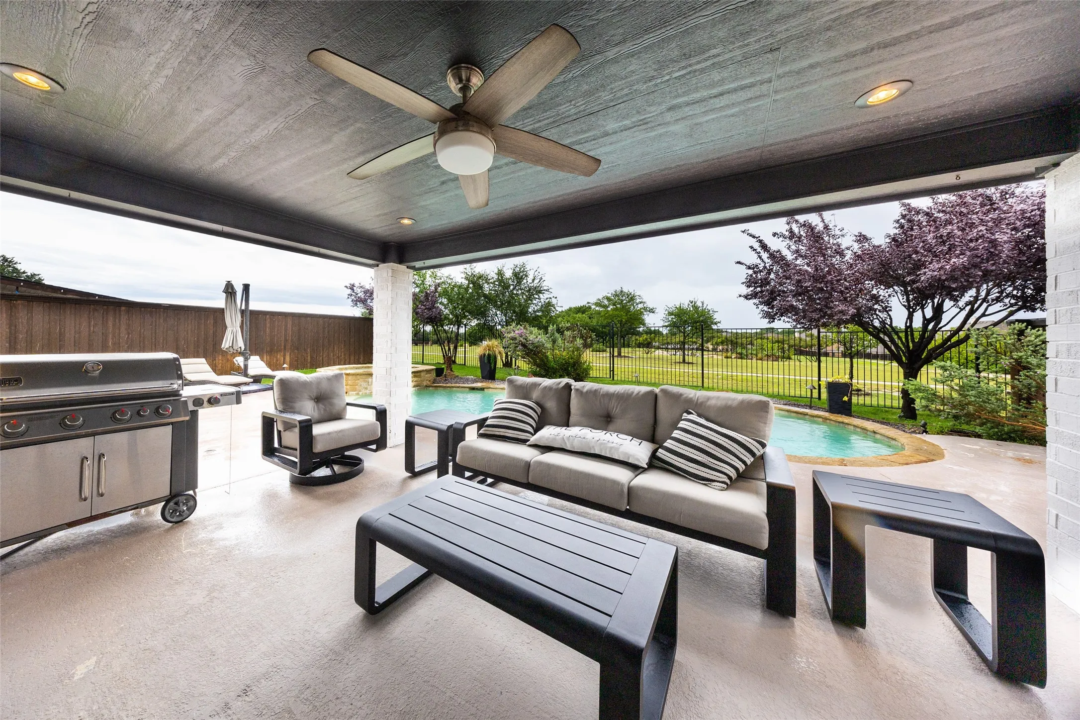 Single Family Residence For Sale in Collin County , 11038 Mansfield Drive, Frisco, Texas 75035, 4 Bedroom, 2 Bathroom, 2 Garage spaces, 2,134 Sqft, built in 2003, mls#21308033, Real Estate Agent in Frisco, Homes For Sale in Collin county, Homes For Sale in Frisco, Realtor in Frisco Texas, Real Estate Brokerage Independent Realty Texas, Luminita Cordes Realtor