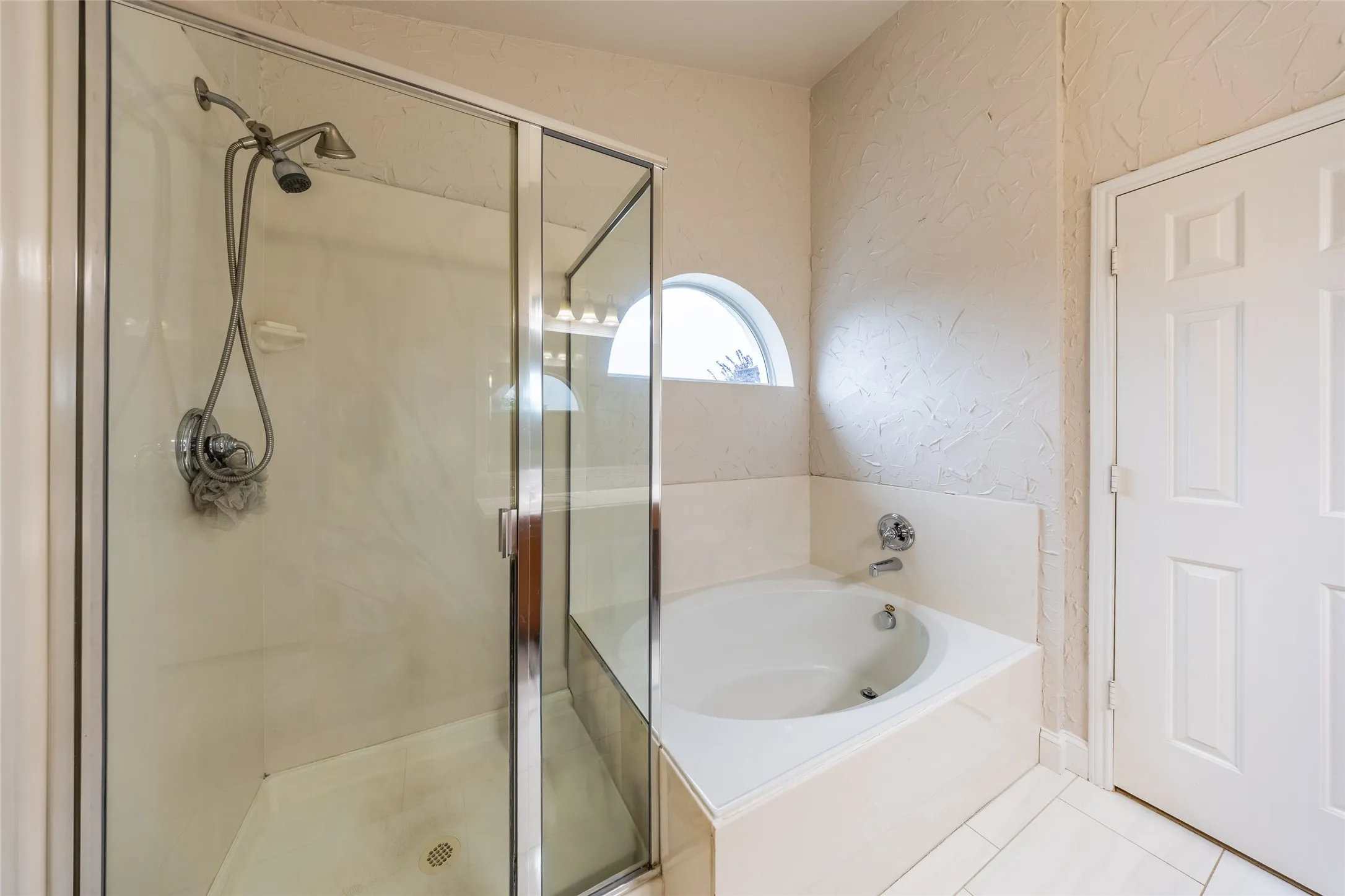 Single Family Residence For Sale in Collin County , 11038 Mansfield Drive, Frisco, Texas 75035, 4 Bedroom, 2 Bathroom, 2 Garage spaces, 2,134 Sqft, built in 2003, mls#21308033, Real Estate Agent in Frisco, Homes For Sale in Collin county, Homes For Sale in Frisco, Realtor in Frisco Texas, Real Estate Brokerage Independent Realty Texas, Luminita Cordes Realtor