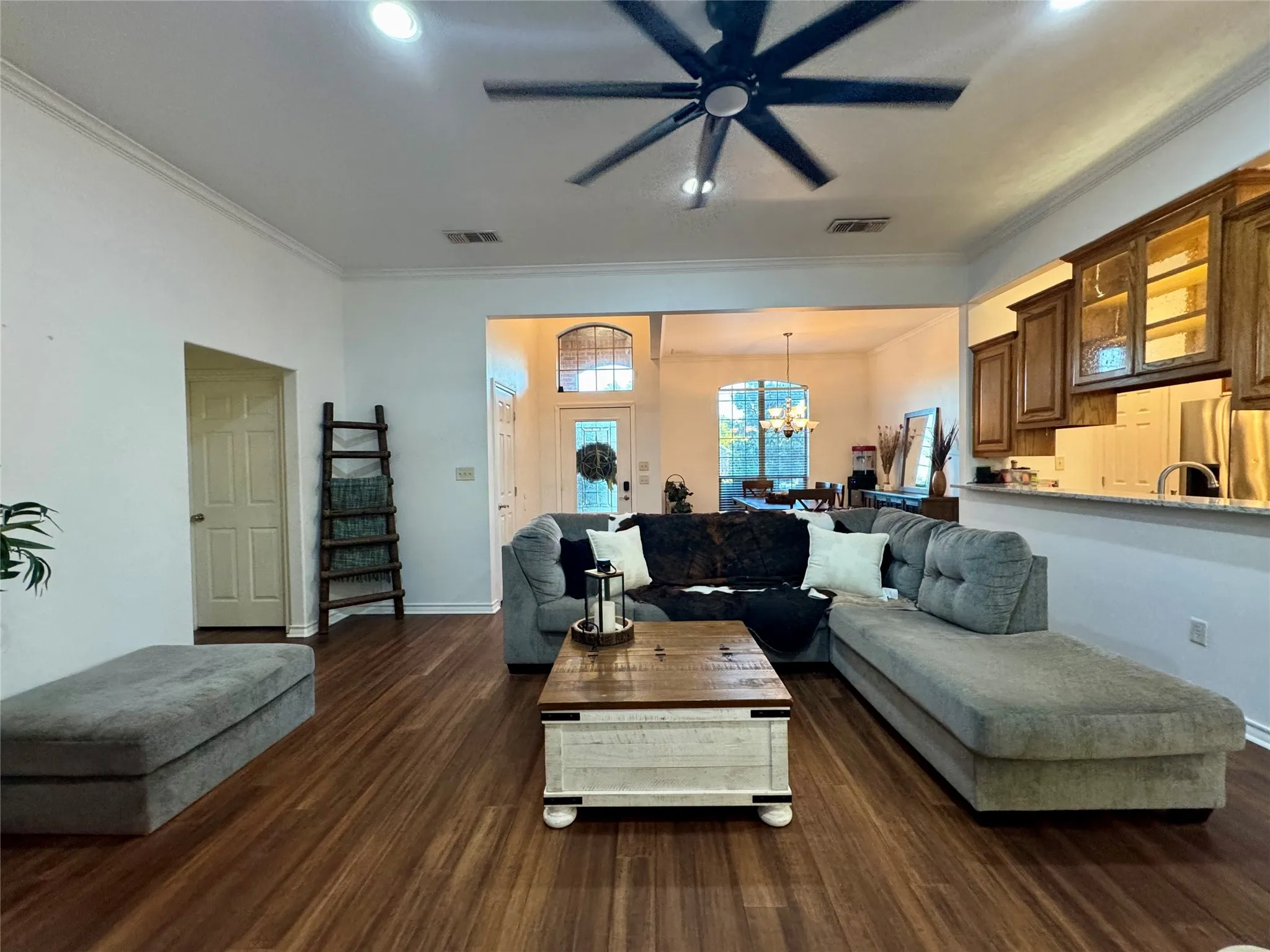 Single Family Residence For Sale in Hood County , 2942 Meandering Way, Granbury, Texas 76049, 3 Bedroom, 2 Bathroom, 2 Garage spaces, 1,753 Sqft, built in 2005, mls#21307959, Real Estate Agent in Granbury, Homes For Sale in Hood county, Homes For Sale in Granbury, Realtor in Granbury Texas, Real Estate Brokerage Independent Realty Texas, Luminita Cordes Realtor