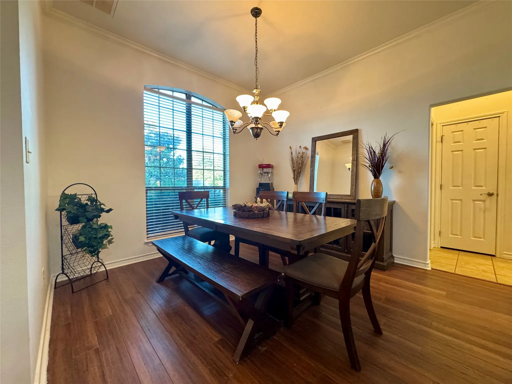 Single Family Residence For Sale in Hood County , 2942 Meandering Way, Granbury, Texas 76049, 3 Bedroom, 2 Bathroom, 2 Garage spaces, 1,753 Sqft, built in 2005, mls#21307959, Real Estate Agent in Granbury, Homes For Sale in Hood county, Homes For Sale in Granbury, Realtor in Granbury Texas, Real Estate Brokerage Independent Realty Texas, Luminita Cordes Realtor