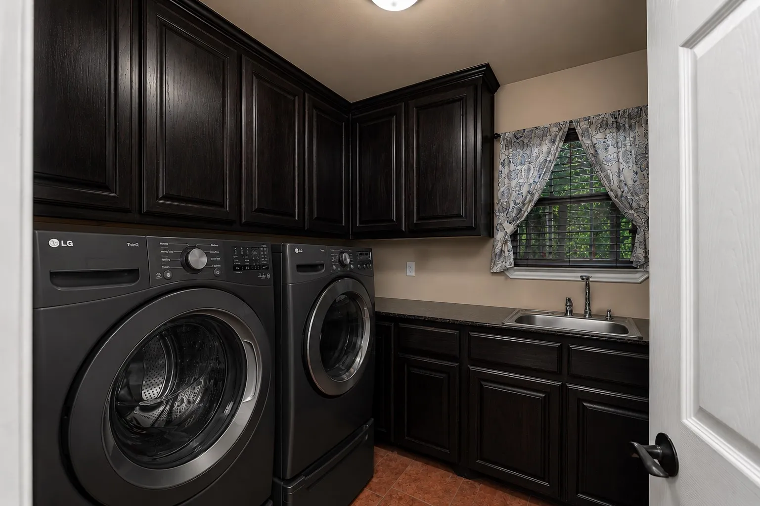 Single Family Residence For Sale in Wise County , 100 Manders Court, Runaway Bay, Texas 76426, 4 Bedroom, 4 Bathroom, 3 Garage spaces, 4,400 Sqft, built in 2004, mls#21307994, Real Estate Agent in Runaway Bay, Homes For Sale in Wise county, Homes For Sale in Runaway Bay, Realtor in Runaway Bay Texas, Real Estate Brokerage Independent Realty Texas, Luminita Cordes Realtor