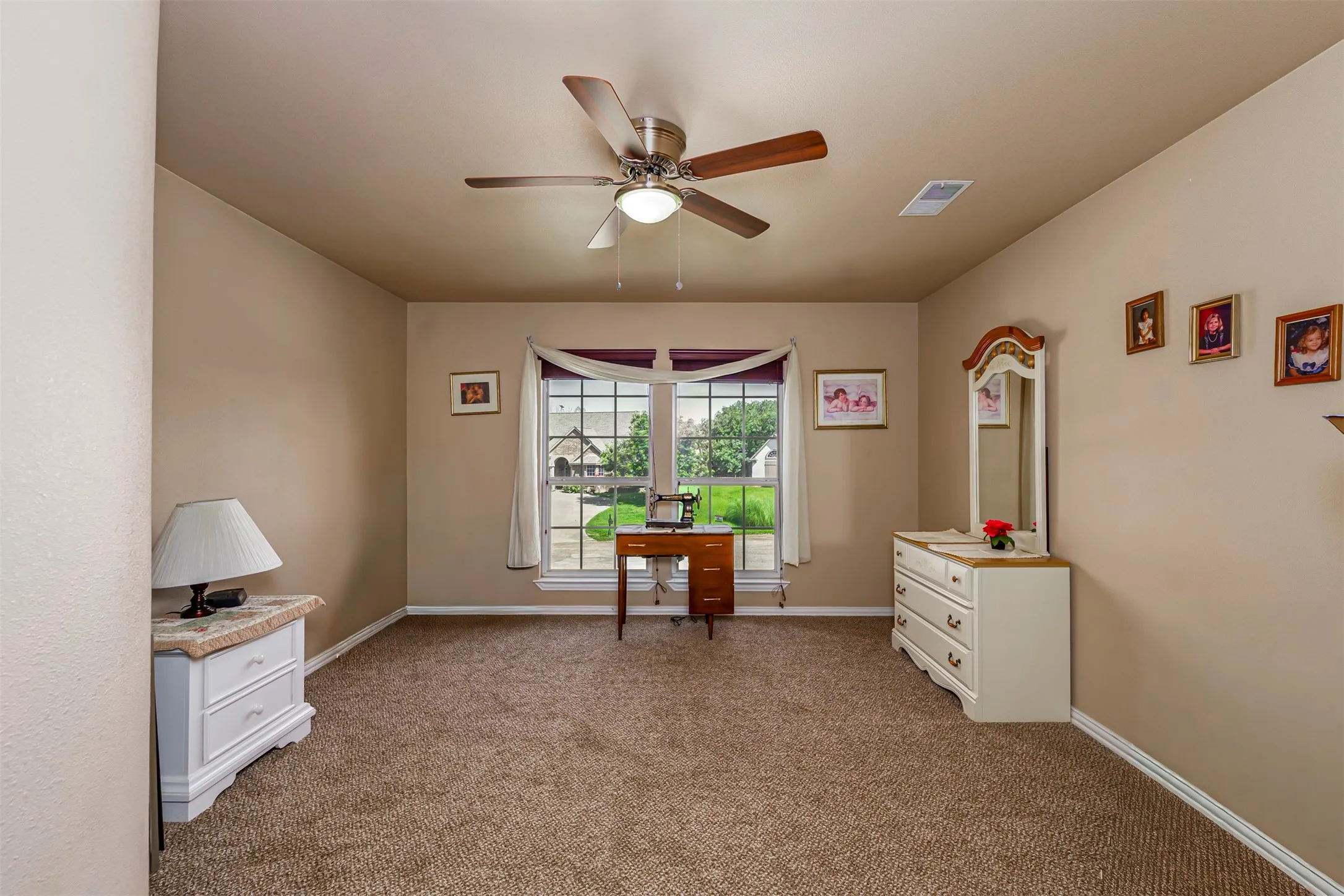 Single Family Residence For Sale in Wise County , 100 Manders Court, Runaway Bay, Texas 76426, 4 Bedroom, 4 Bathroom, 3 Garage spaces, 4,400 Sqft, built in 2004, mls#21307994, Real Estate Agent in Runaway Bay, Homes For Sale in Wise county, Homes For Sale in Runaway Bay, Realtor in Runaway Bay Texas, Real Estate Brokerage Independent Realty Texas, Luminita Cordes Realtor