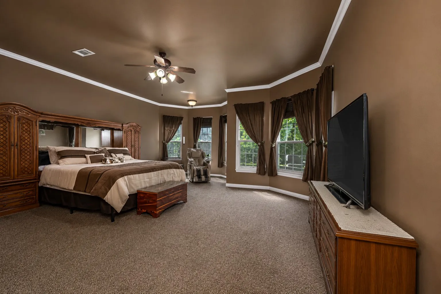 Single Family Residence For Sale in Wise County , 100 Manders Court, Runaway Bay, Texas 76426, 4 Bedroom, 4 Bathroom, 3 Garage spaces, 4,400 Sqft, built in 2004, mls#21307994, Real Estate Agent in Runaway Bay, Homes For Sale in Wise county, Homes For Sale in Runaway Bay, Realtor in Runaway Bay Texas, Real Estate Brokerage Independent Realty Texas, Luminita Cordes Realtor