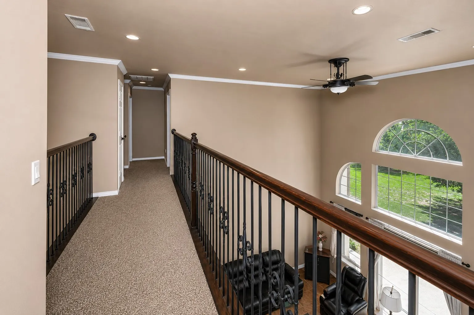 Single Family Residence For Sale in Wise County , 100 Manders Court, Runaway Bay, Texas 76426, 4 Bedroom, 4 Bathroom, 3 Garage spaces, 4,400 Sqft, built in 2004, mls#21307994, Real Estate Agent in Runaway Bay, Homes For Sale in Wise county, Homes For Sale in Runaway Bay, Realtor in Runaway Bay Texas, Real Estate Brokerage Independent Realty Texas, Luminita Cordes Realtor