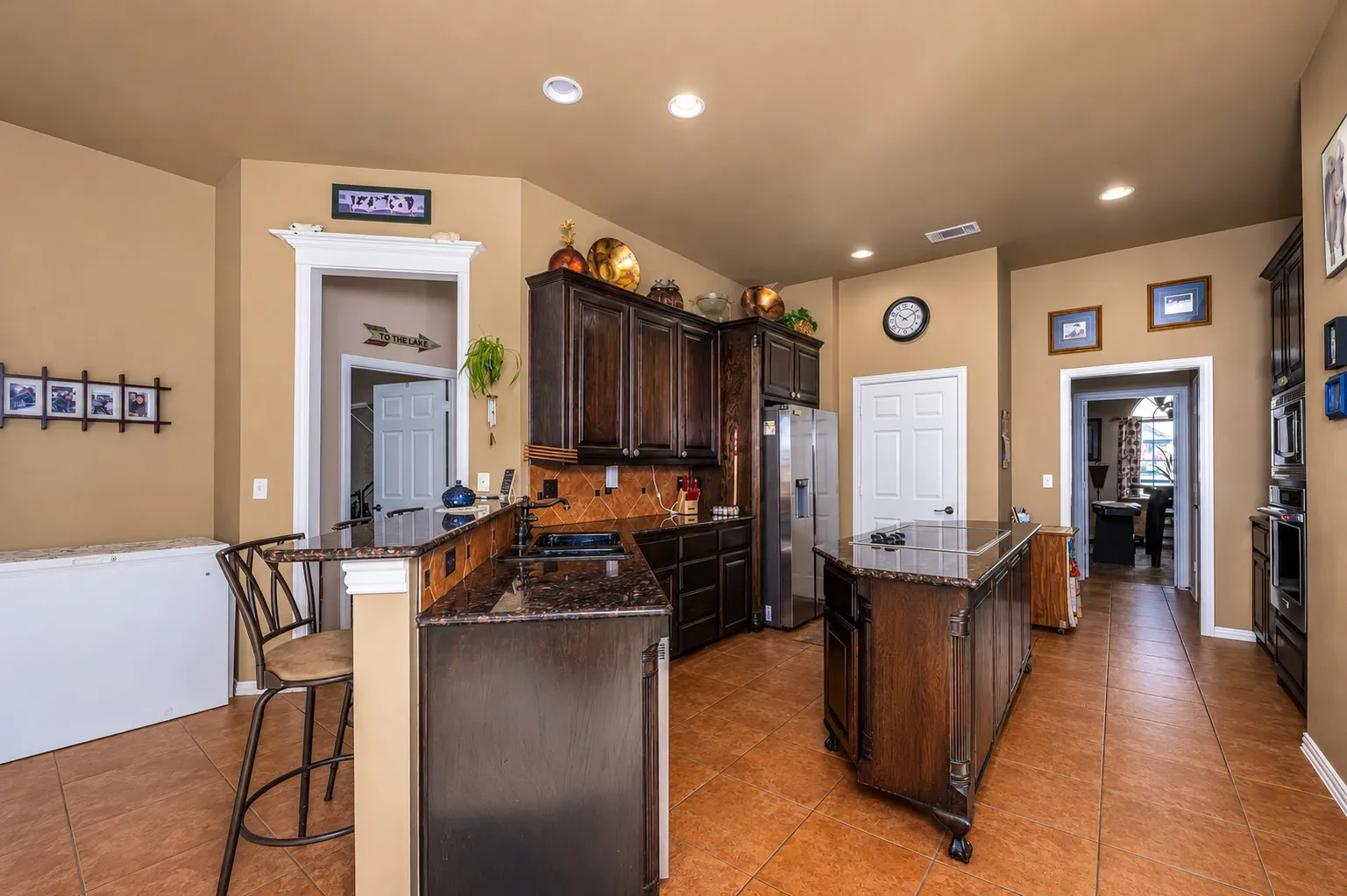 Single Family Residence For Sale in Wise County , 100 Manders Court, Runaway Bay, Texas 76426, 4 Bedroom, 4 Bathroom, 3 Garage spaces, 4,400 Sqft, built in 2004, mls#21307994, Real Estate Agent in Runaway Bay, Homes For Sale in Wise county, Homes For Sale in Runaway Bay, Realtor in Runaway Bay Texas, Real Estate Brokerage Independent Realty Texas, Luminita Cordes Realtor