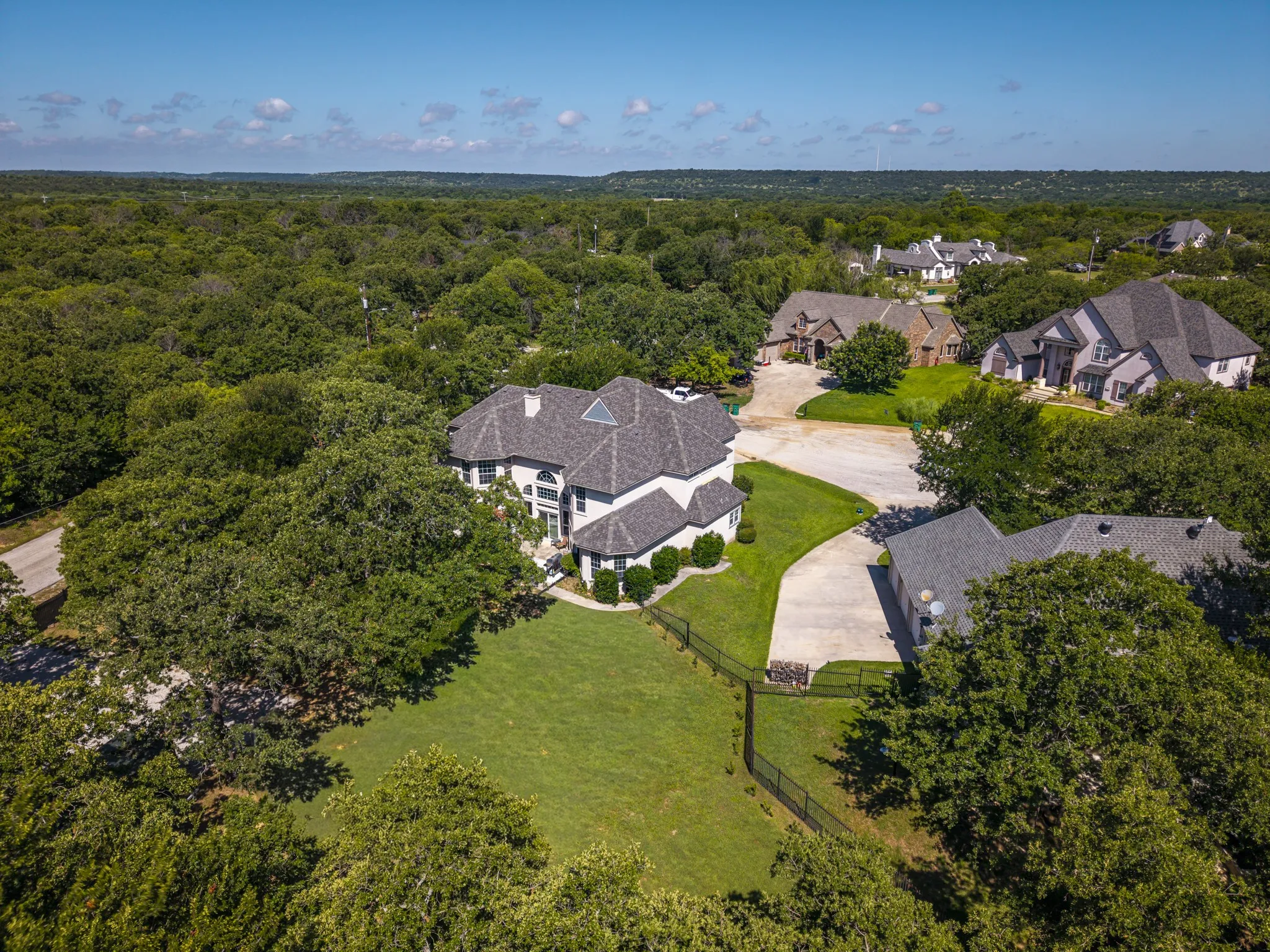 Single Family Residence For Sale in Wise County , 100 Manders Court, Runaway Bay, Texas 76426, 4 Bedroom, 4 Bathroom, 3 Garage spaces, 4,400 Sqft, built in 2004, mls#21307994, Real Estate Agent in Runaway Bay, Homes For Sale in Wise county, Homes For Sale in Runaway Bay, Realtor in Runaway Bay Texas, Real Estate Brokerage Independent Realty Texas, Luminita Cordes Realtor