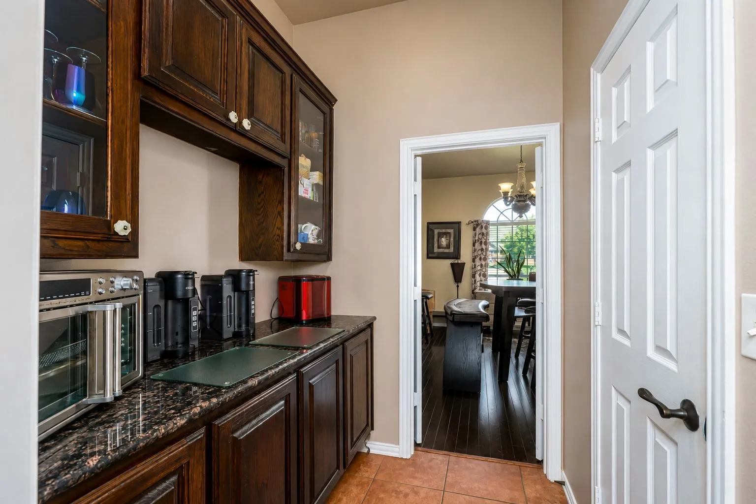 Single Family Residence For Sale in Wise County , 100 Manders Court, Runaway Bay, Texas 76426, 4 Bedroom, 4 Bathroom, 3 Garage spaces, 4,400 Sqft, built in 2004, mls#21307994, Real Estate Agent in Runaway Bay, Homes For Sale in Wise county, Homes For Sale in Runaway Bay, Realtor in Runaway Bay Texas, Real Estate Brokerage Independent Realty Texas, Luminita Cordes Realtor