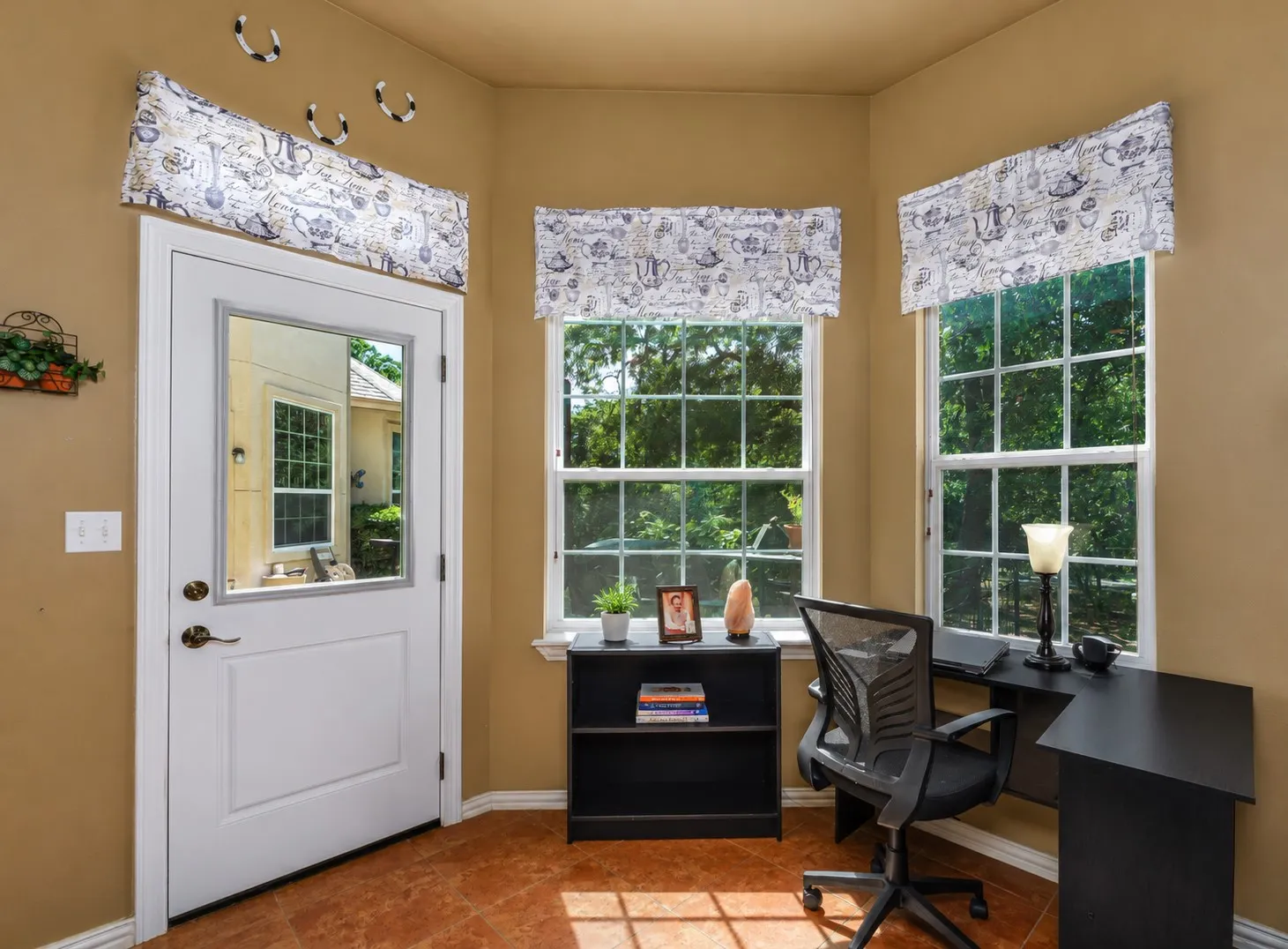 Single Family Residence For Sale in Wise County , 100 Manders Court, Runaway Bay, Texas 76426, 4 Bedroom, 4 Bathroom, 3 Garage spaces, 4,400 Sqft, built in 2004, mls#21307994, Real Estate Agent in Runaway Bay, Homes For Sale in Wise county, Homes For Sale in Runaway Bay, Realtor in Runaway Bay Texas, Real Estate Brokerage Independent Realty Texas, Luminita Cordes Realtor