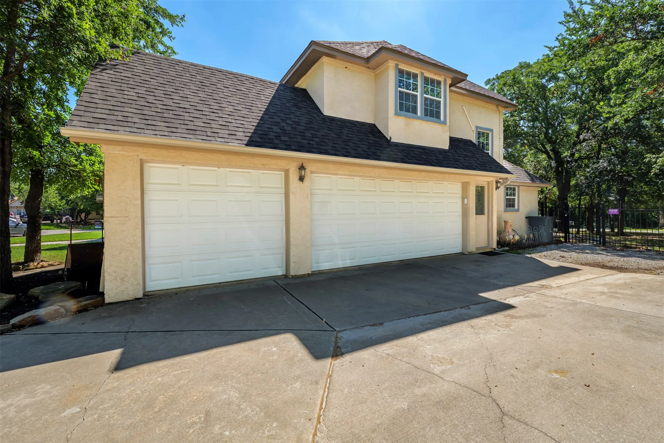 Single Family Residence For Sale in Wise County , 100 Manders Court, Runaway Bay, Texas 76426, 4 Bedroom, 4 Bathroom, 3 Garage spaces, 4,400 Sqft, built in 2004, mls#21307994, Real Estate Agent in Runaway Bay, Homes For Sale in Wise county, Homes For Sale in Runaway Bay, Realtor in Runaway Bay Texas, Real Estate Brokerage Independent Realty Texas, Luminita Cordes Realtor