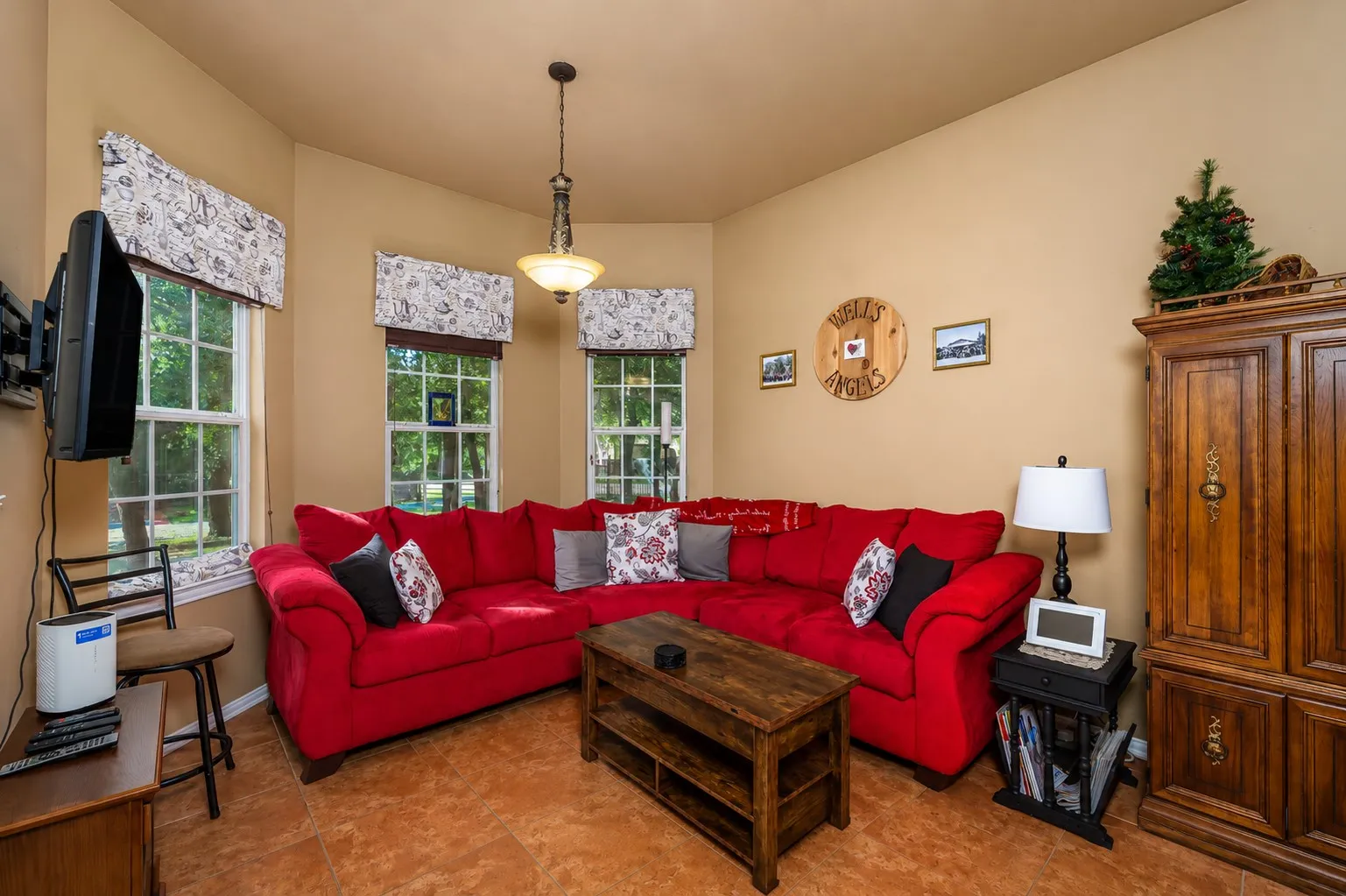 Single Family Residence For Sale in Wise County , 100 Manders Court, Runaway Bay, Texas 76426, 4 Bedroom, 4 Bathroom, 3 Garage spaces, 4,400 Sqft, built in 2004, mls#21307994, Real Estate Agent in Runaway Bay, Homes For Sale in Wise county, Homes For Sale in Runaway Bay, Realtor in Runaway Bay Texas, Real Estate Brokerage Independent Realty Texas, Luminita Cordes Realtor