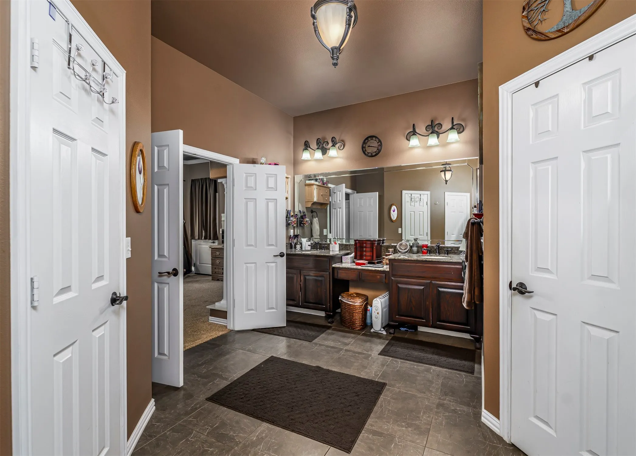Single Family Residence For Sale in Wise County , 100 Manders Court, Runaway Bay, Texas 76426, 4 Bedroom, 4 Bathroom, 3 Garage spaces, 4,400 Sqft, built in 2004, mls#21307994, Real Estate Agent in Runaway Bay, Homes For Sale in Wise county, Homes For Sale in Runaway Bay, Realtor in Runaway Bay Texas, Real Estate Brokerage Independent Realty Texas, Luminita Cordes Realtor