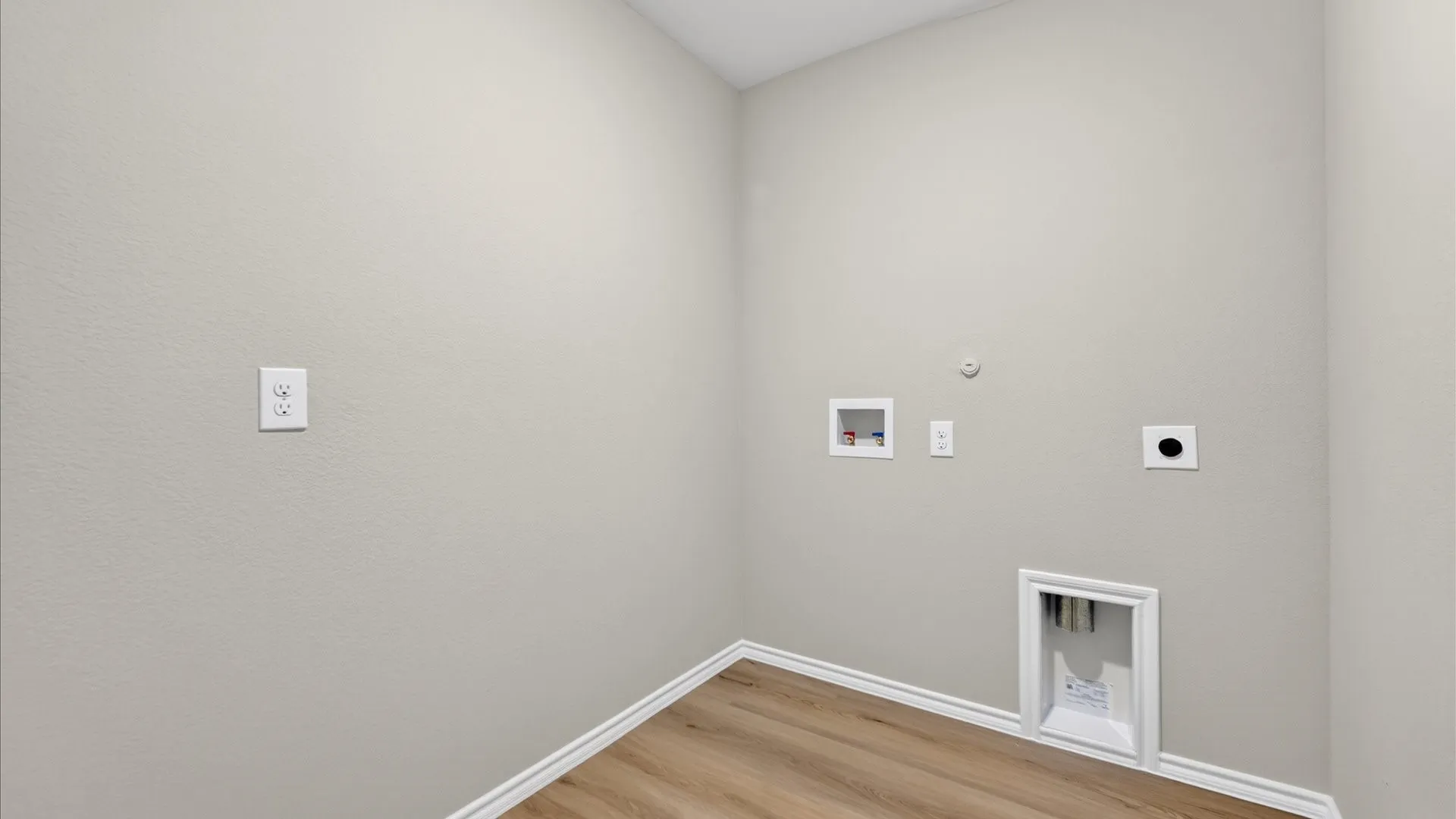 Single Family Residence For Sale in Johnson County , 313 WAYLAND Street, Keene, Texas 76059, 5 Bedroom, 2 Bathroom, 2 Garage spaces, 1,927 Sqft, built in 2026, mls#21307184, Real Estate Agent in Keene, Homes For Sale in Johnson county, Homes For Sale in Keene, Realtor in Keene Texas, Real Estate Brokerage Independent Realty Texas, Luminita Cordes Realtor