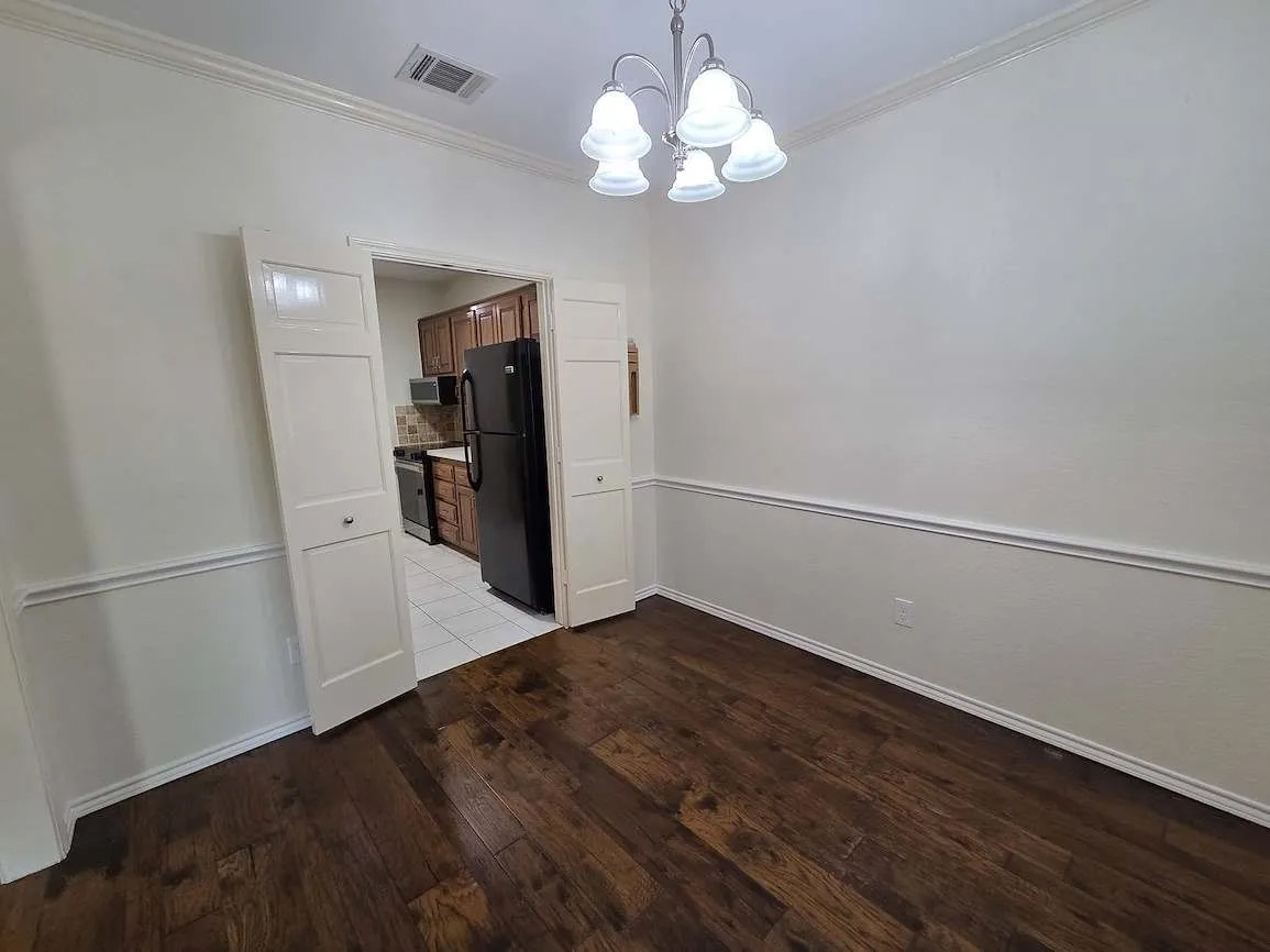 Townhouse For Rent in Tarrant County , 5839 Lake Point Drive, Arlington, Texas 76016, 2 Bedrooms, 3 Bathrooms, 2 Garage spaces, 1,450 Sqft, built in 1985, Price $2,200, mls#21306827, Real Estate Agent in Arlington, Homes For Rent in Tarrant county, Homes For Rent in Arlington, Realtor in Arlington Texas, Real Estate Brokerage Independent Realty Texas, Luminita Cordes Realtor