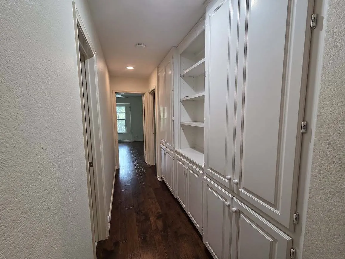 Townhouse For Rent in Tarrant County , 5839 Lake Point Drive, Arlington, Texas 76016, 2 Bedrooms, 3 Bathrooms, 2 Garage spaces, 1,450 Sqft, built in 1985, Price $2,200, mls#21306827, Real Estate Agent in Arlington, Homes For Rent in Tarrant county, Homes For Rent in Arlington, Realtor in Arlington Texas, Real Estate Brokerage Independent Realty Texas, Luminita Cordes Realtor