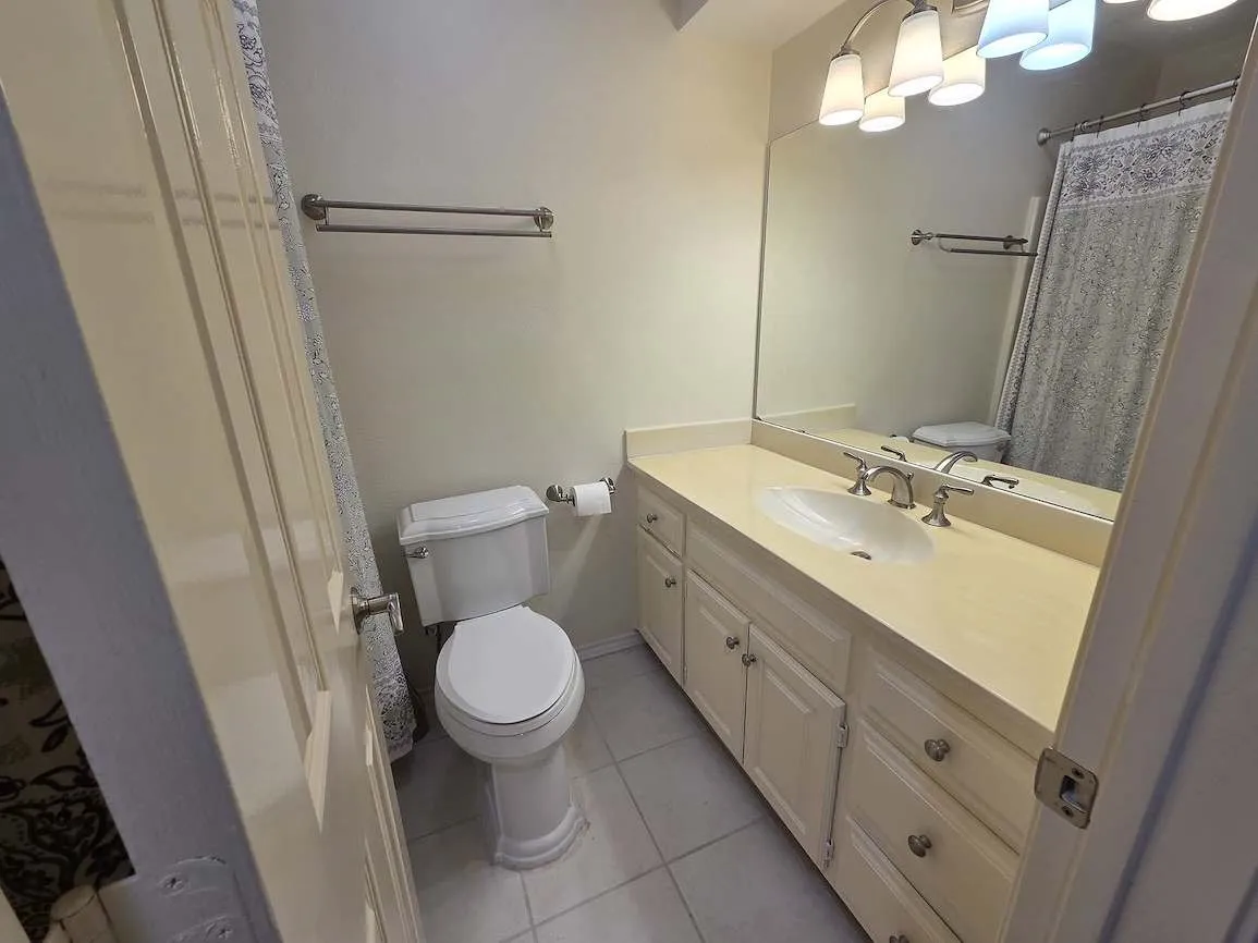 Townhouse For Rent in Tarrant County , 5839 Lake Point Drive, Arlington, Texas 76016, 2 Bedrooms, 3 Bathrooms, 2 Garage spaces, 1,450 Sqft, built in 1985, Price $2,200, mls#21306827, Real Estate Agent in Arlington, Homes For Rent in Tarrant county, Homes For Rent in Arlington, Realtor in Arlington Texas, Real Estate Brokerage Independent Realty Texas, Luminita Cordes Realtor