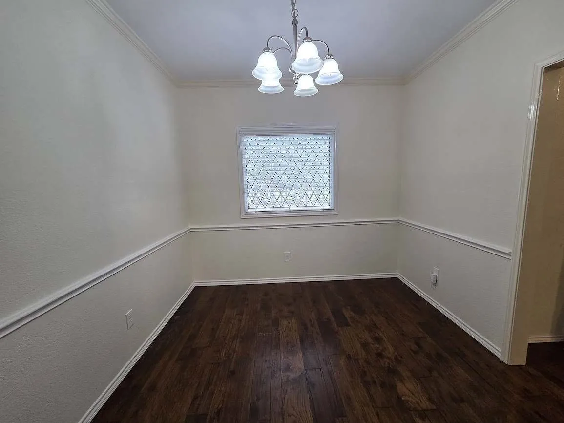 Townhouse For Rent in Tarrant County , 5839 Lake Point Drive, Arlington, Texas 76016, 2 Bedrooms, 3 Bathrooms, 2 Garage spaces, 1,450 Sqft, built in 1985, Price $2,200, mls#21306827, Real Estate Agent in Arlington, Homes For Rent in Tarrant county, Homes For Rent in Arlington, Realtor in Arlington Texas, Real Estate Brokerage Independent Realty Texas, Luminita Cordes Realtor