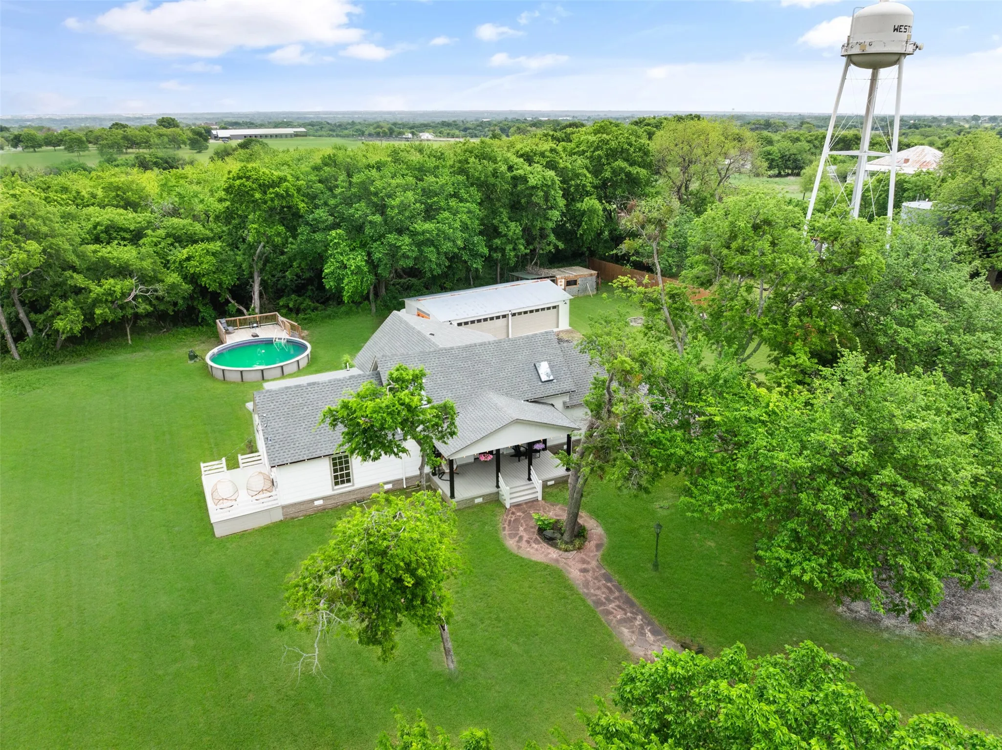 Single Family Residence For Sale in Collin County , 313 Chicken Street, Weston, Texas 75009, 3 Bedroom, 3 Bathroom, 4 Garage spaces, 2,433 Sqft, built in 1958, mls#21307060, Real Estate Agent in Weston, Homes For Sale in Collin county, Homes For Sale in Weston, Realtor in Weston Texas, Real Estate Brokerage Independent Realty Texas, Luminita Cordes Realtor